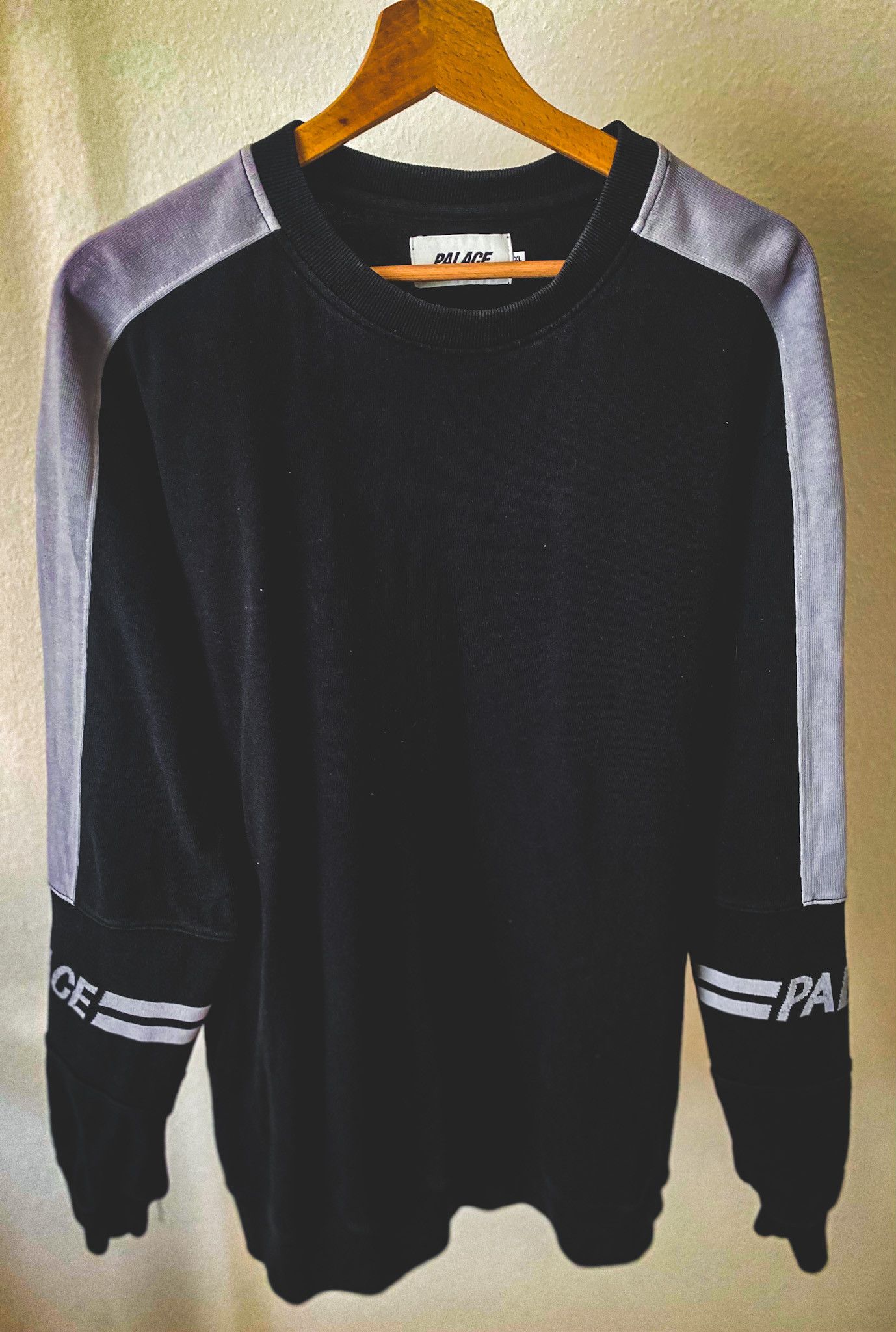 Palace 320 Crew Black / White Crewneck / Sweatshirt SS18