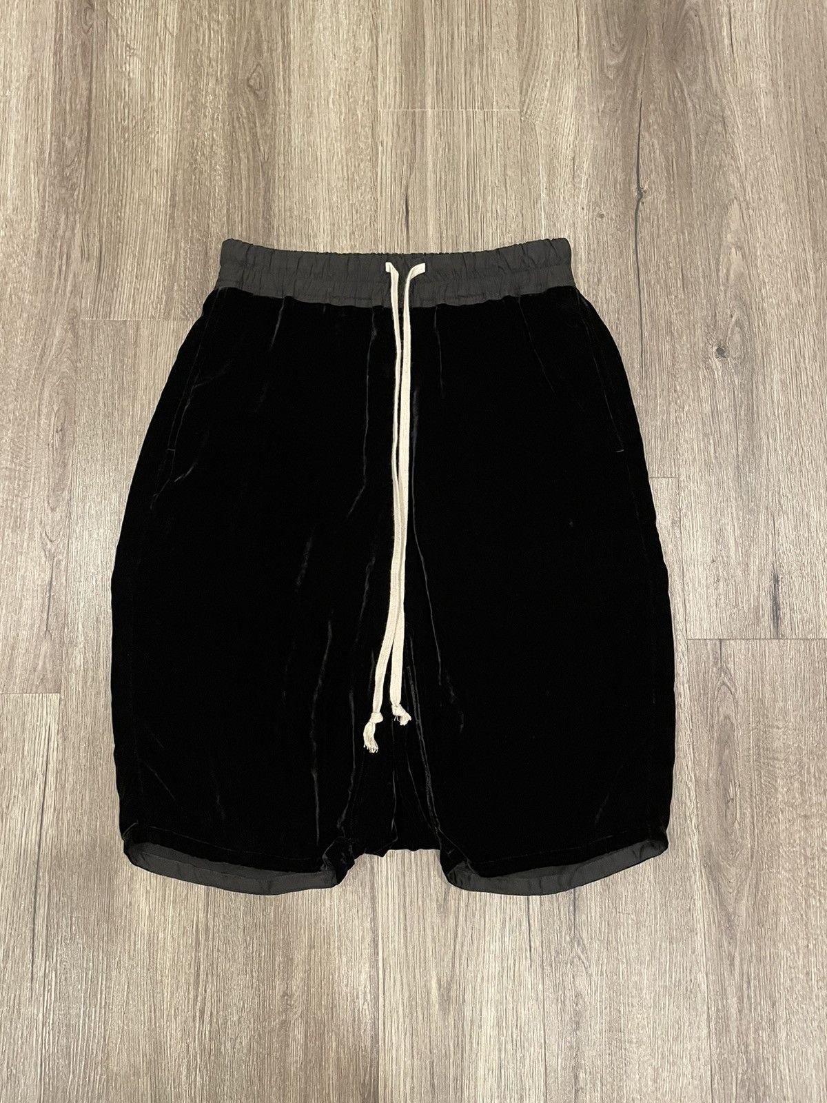 image of Rick Owens F/w 2017 Velvet Pod Shorts!! in Black, Men's (Size 28)