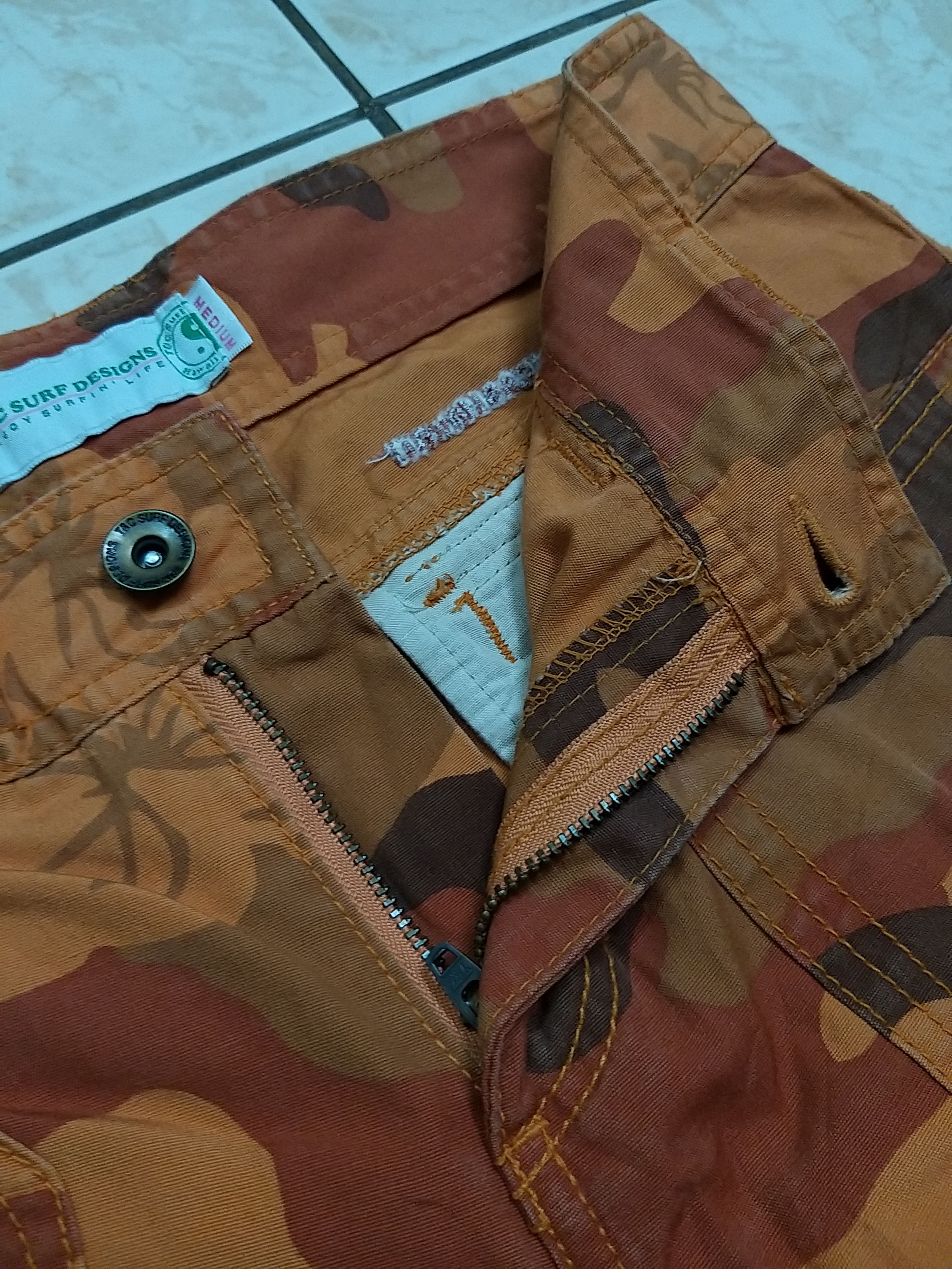 Japanese Brand SICK Y2K T&C SURF DESIGNS HAWAII ORANGE CAMO CARGO PANT. Size US 29 - 8 Thumbnail