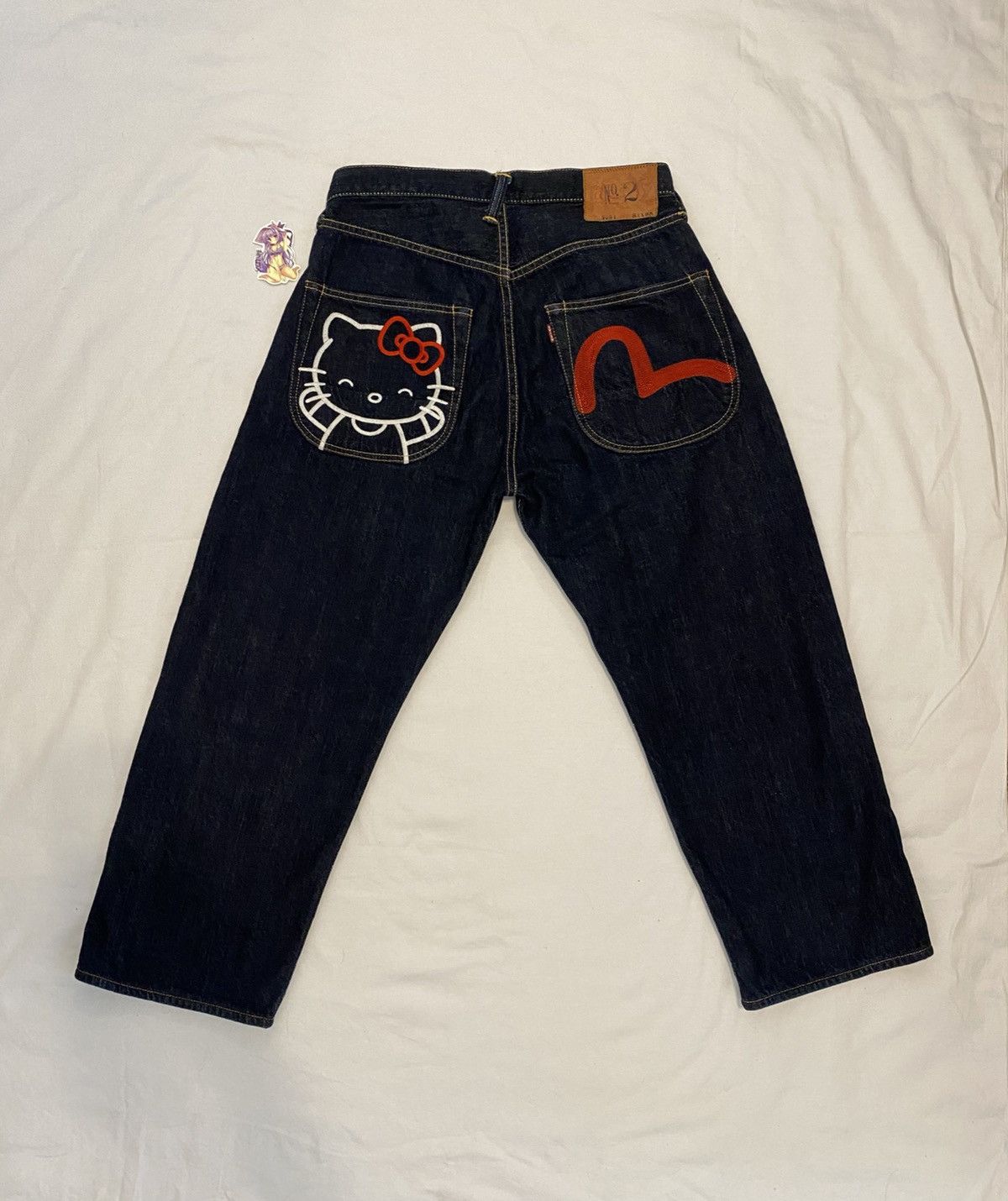 Jeans EVISU Hello Kitty En Denim Indigo Foncé - Taille 28x35 - Fabriqué Au Japon, Neuf, Rare !