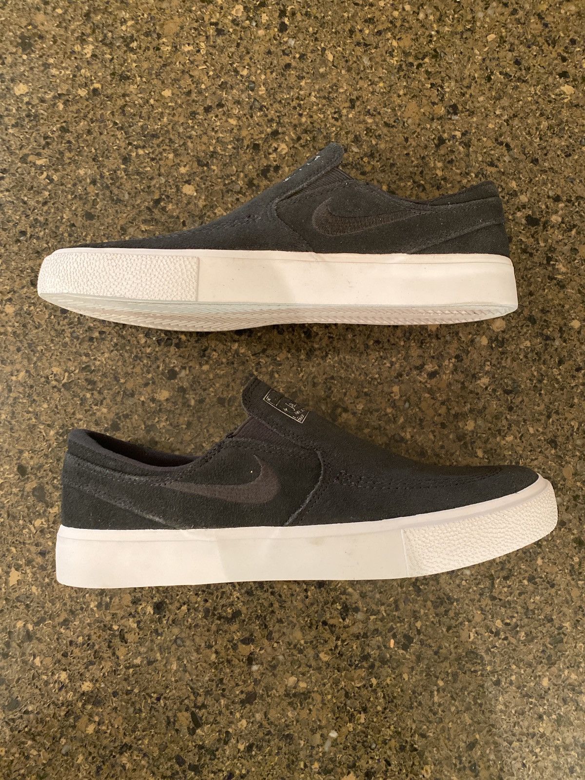 Nike sb slip on noir hotsell