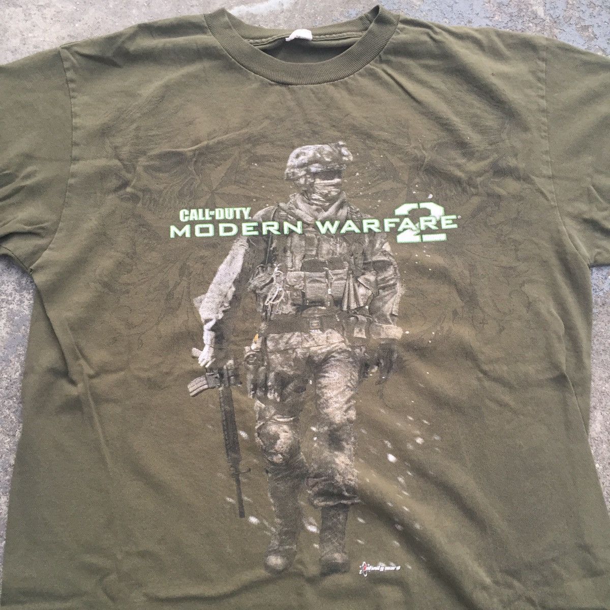 Call of Duty Modern Warfare 2 (2009) T-Shirt - S / Olive Green