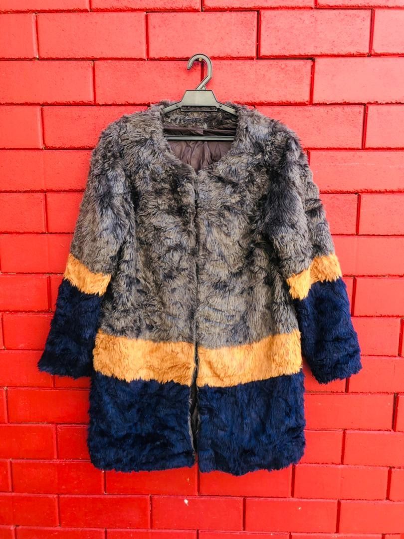Japanese Brand Vintage Japanese Designer Fashion Style Sweater Jaket Size M / US 6-8 / IT 42-44 - 1 Thumbnail