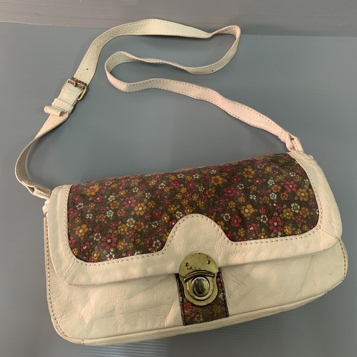 Issey Miyake TSUMORI CHISATO LEATHER SLINGBAG Size ONE SIZE - 3 Thumbnail