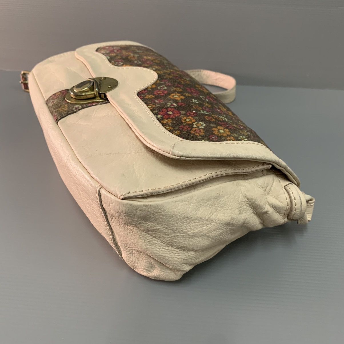 Issey Miyake TSUMORI CHISATO LEATHER SLINGBAG Size ONE SIZE - 4 Thumbnail