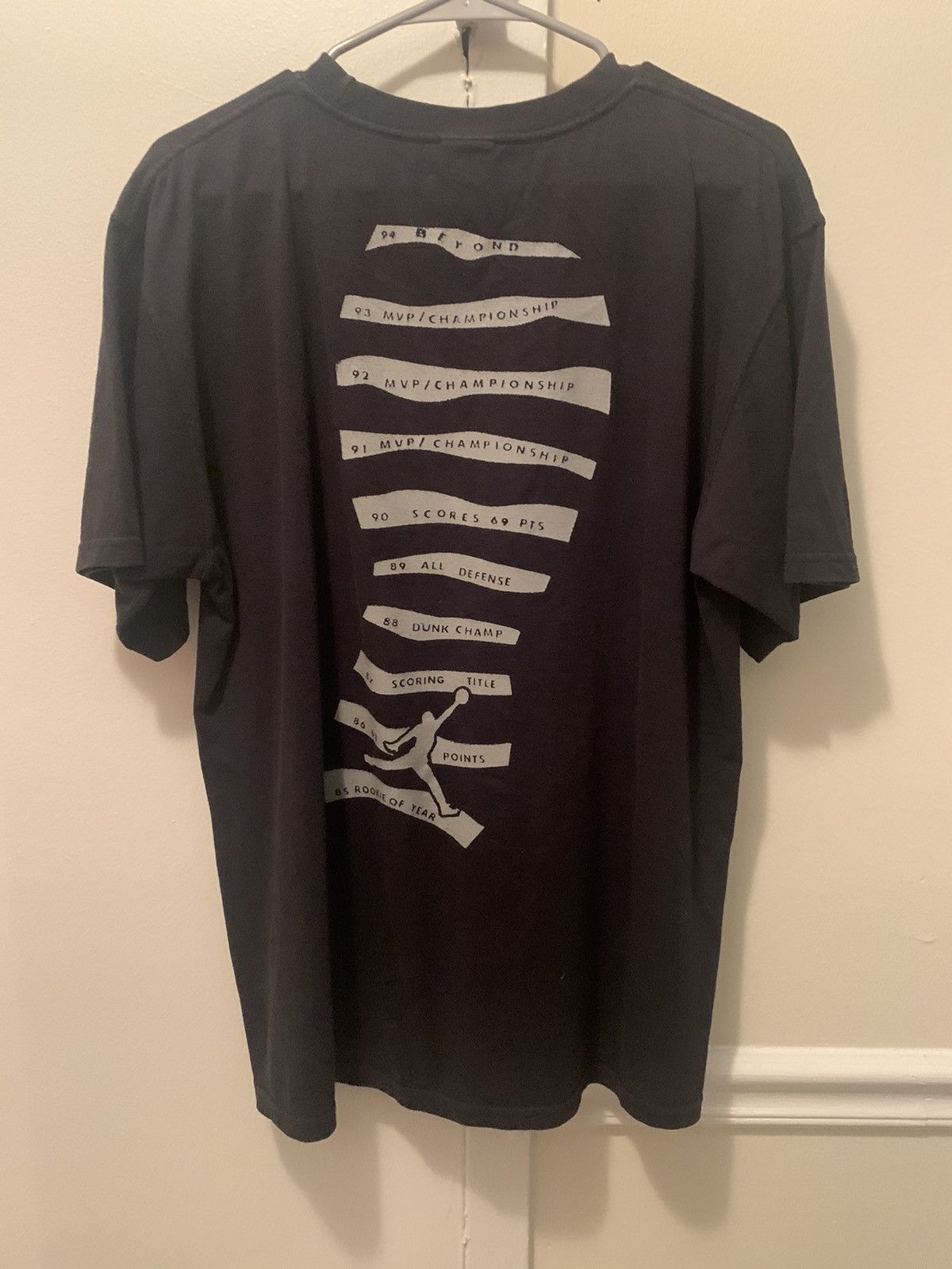 Jordan Brand × Nike × Vintage Vintage Jordan Big head Tee XL Size US XL / EU 56 / 4 - 2 Thumbnail