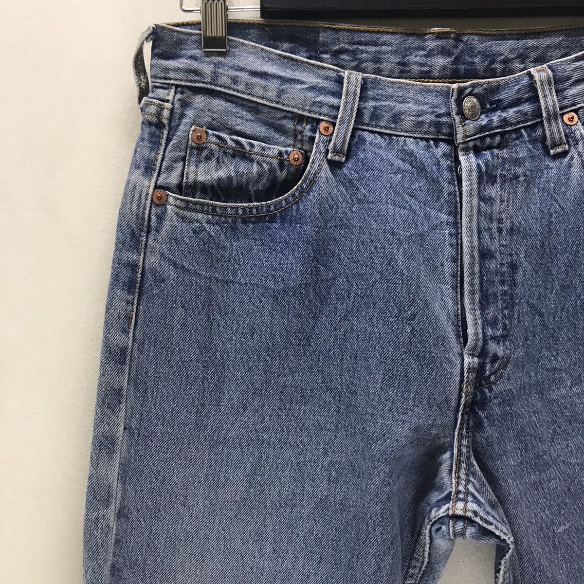 Levi's Vintage 90s Levis 501 Light Wash 32x42 Size US 32 / EU 48 - 4 Thumbnail