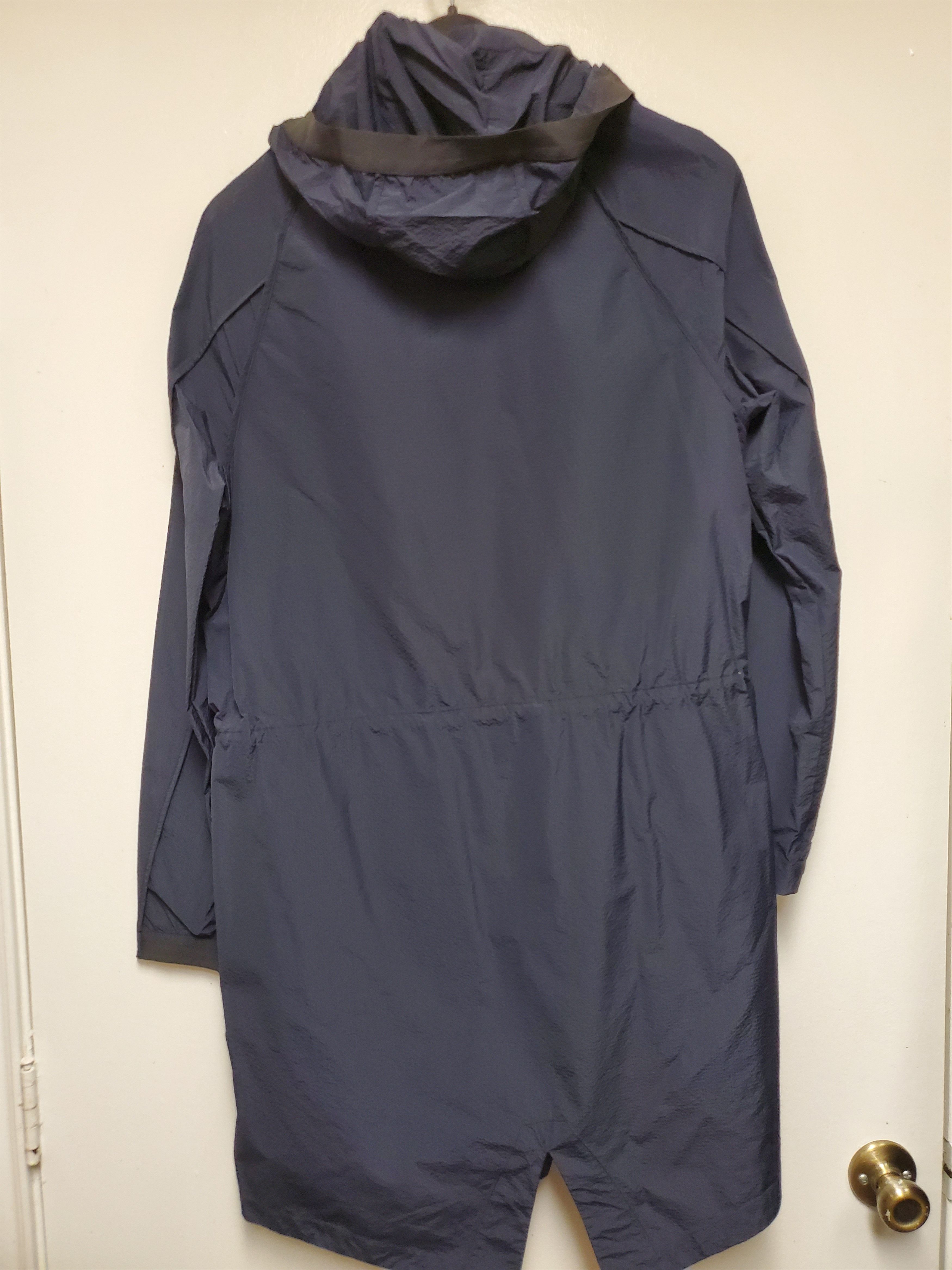Theory Theory Seersucker Fish tail Overcoat Sz M Size US M / EU 48-50 / 2 - 3 Thumbnail
