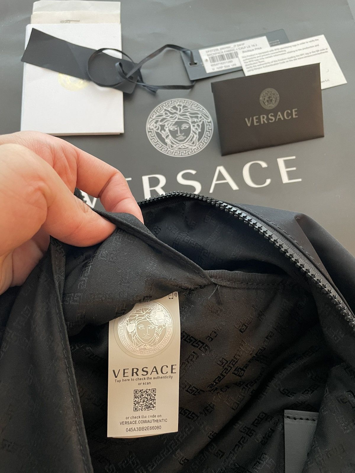 Versace New Super Runway Limited Edition Versace Logo Backpack Bag Size ONE SIZE - 14 Thumbnail