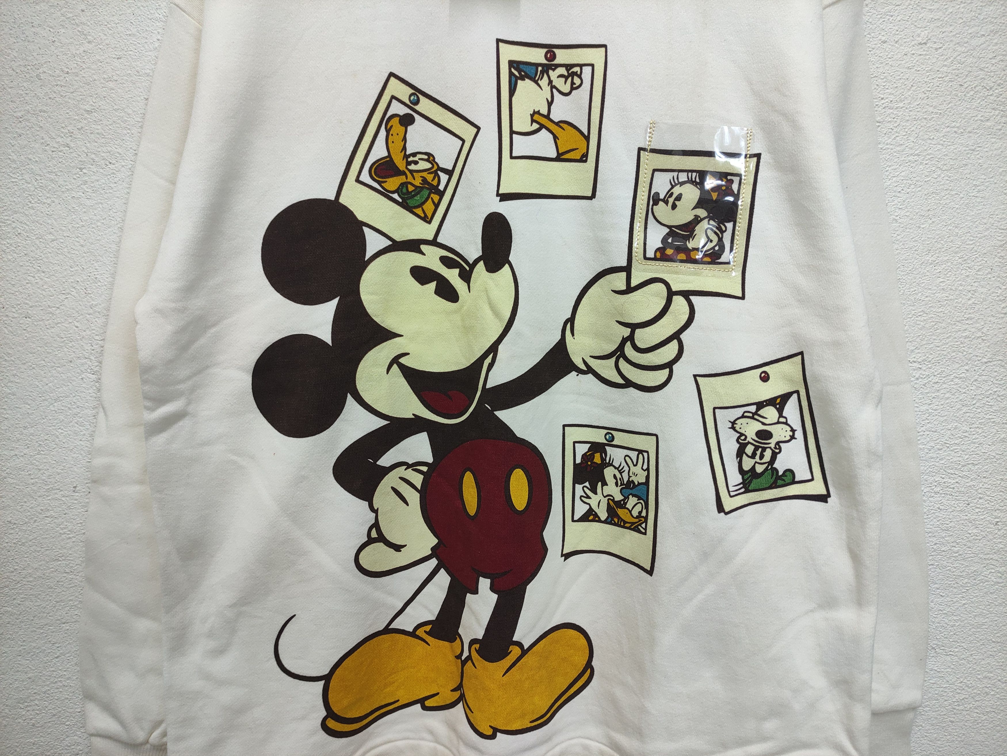 NOS Mickey & Friends White Sweatshirt (A139)