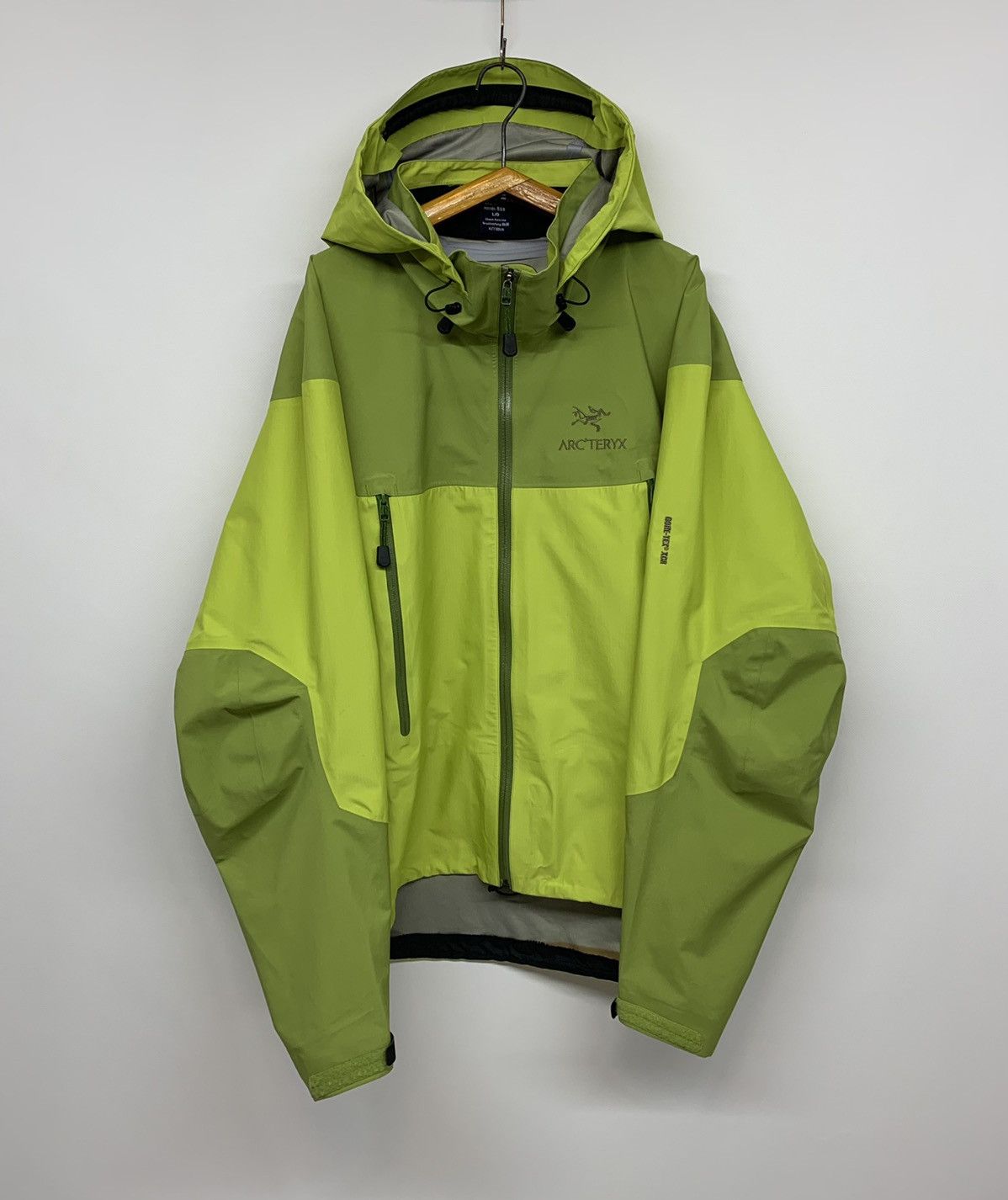 Arc'Teryx Vintage Arc'teryx Theta Gore-Tex XCR Jacket Green | Grailed