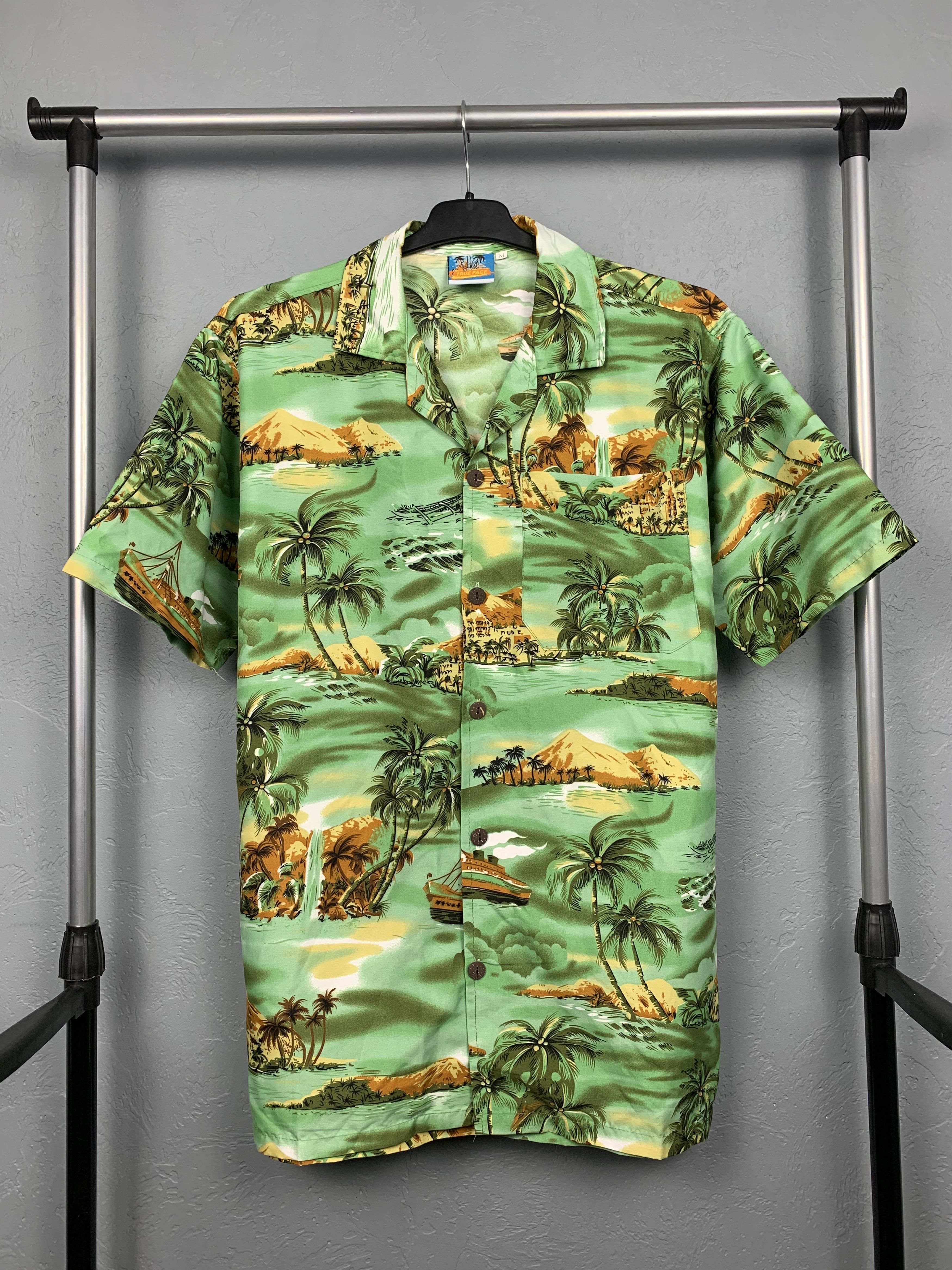Vintage Vintage Mens brightly Hawaiian shirt ALOHA Size US L / EU 52-54 / 3 - 1 Thumbnail