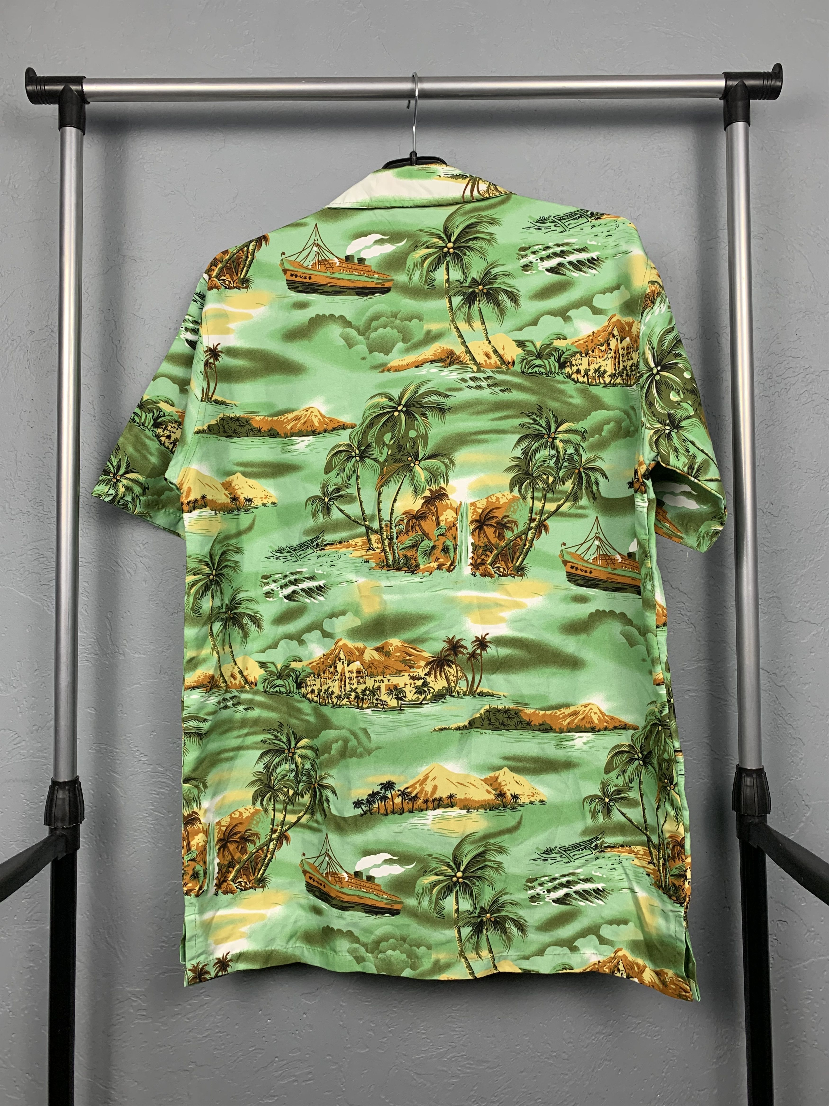 Vintage Vintage Mens brightly Hawaiian shirt ALOHA Size US L / EU 52-54 / 3 - 5 Thumbnail