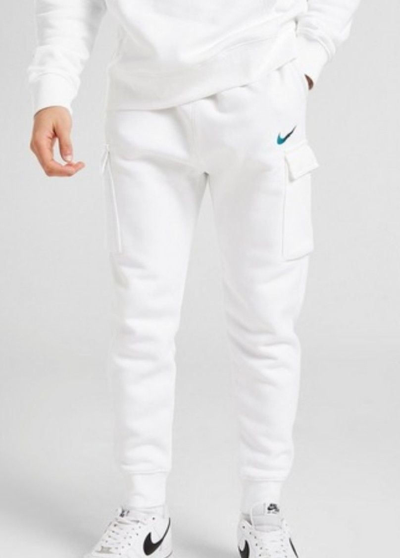 Nike zigzag swoosh cargo joggers