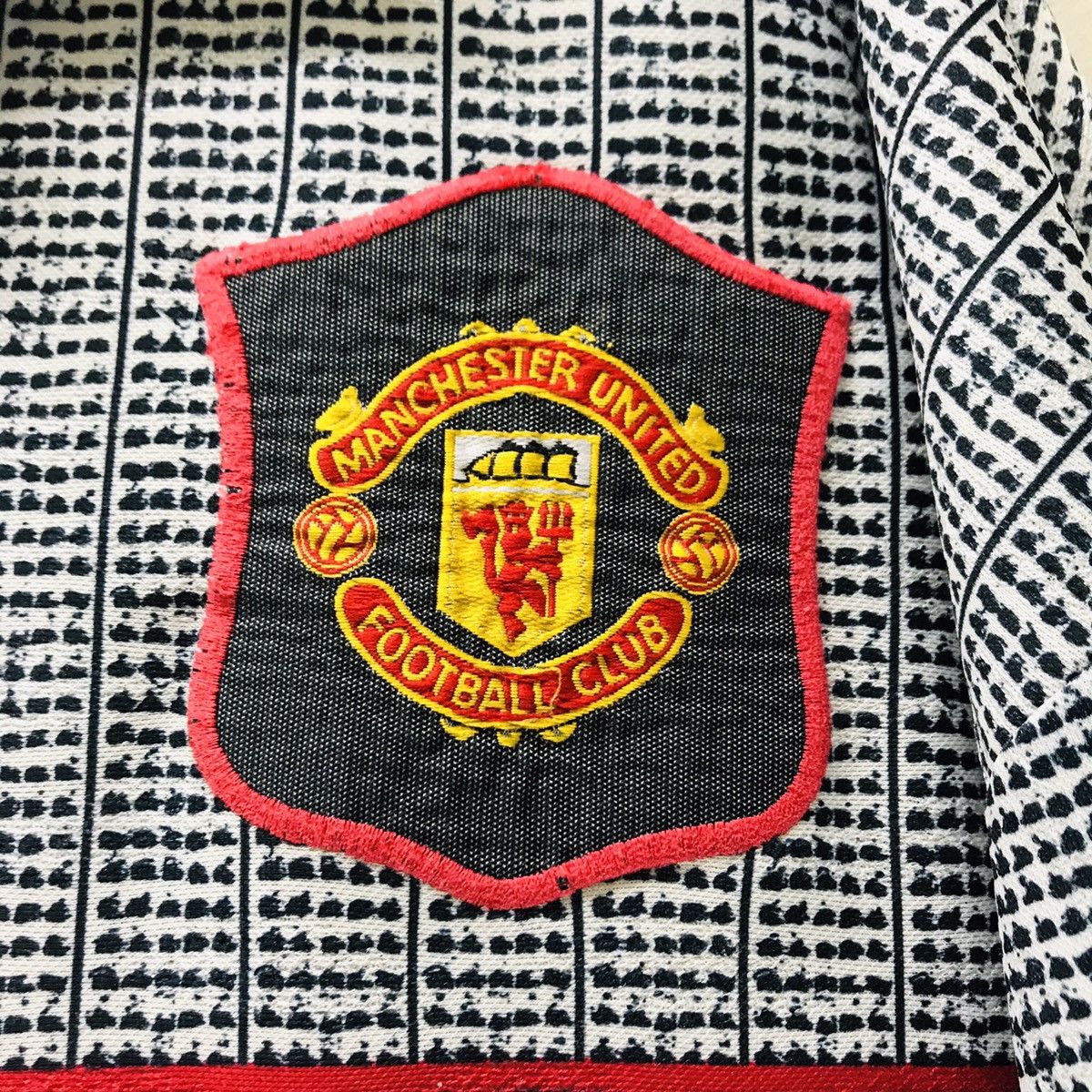 Umbro Vintage Manchester united Jersey 90s Size US XL / EU 56 / 4 - 4 Thumbnail