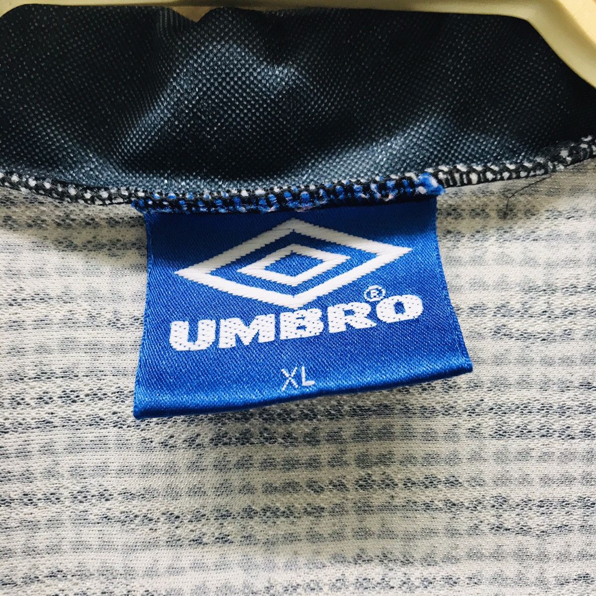 Umbro Vintage Manchester united Jersey 90s Size US XL / EU 56 / 4 - 7 Thumbnail