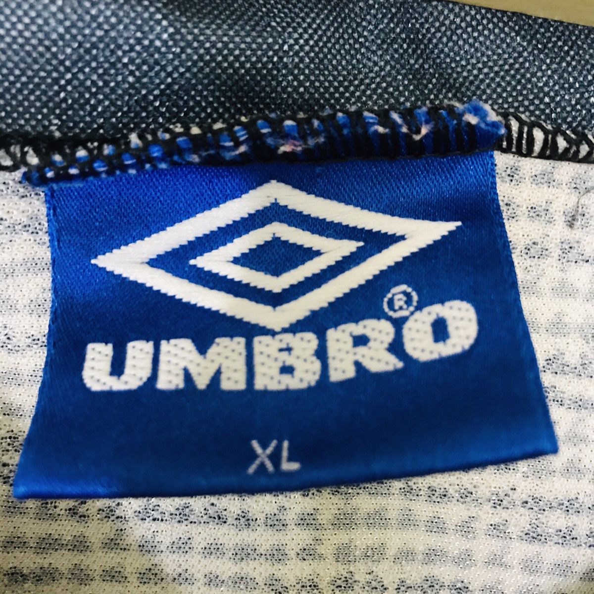 Umbro Vintage Manchester united Jersey 90s Size US XL / EU 56 / 4 - 9 Thumbnail