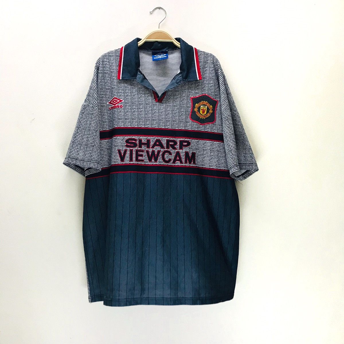 Umbro Vintage Manchester united Jersey 90s Size US XL / EU 56 / 4 - 1 Thumbnail