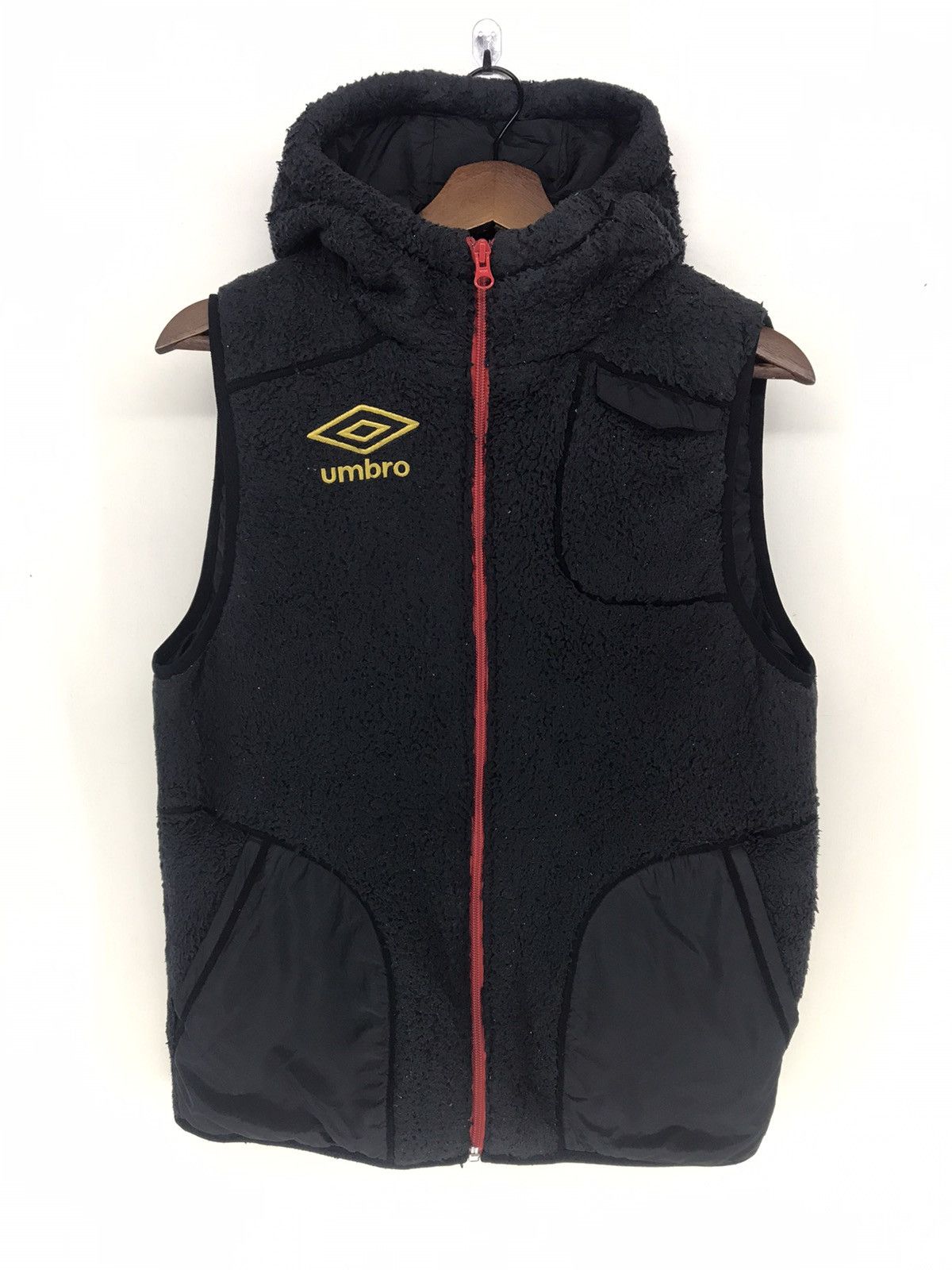 Umbro Umbro Fleece Hoodie Sleeveless by Descente | Grailed