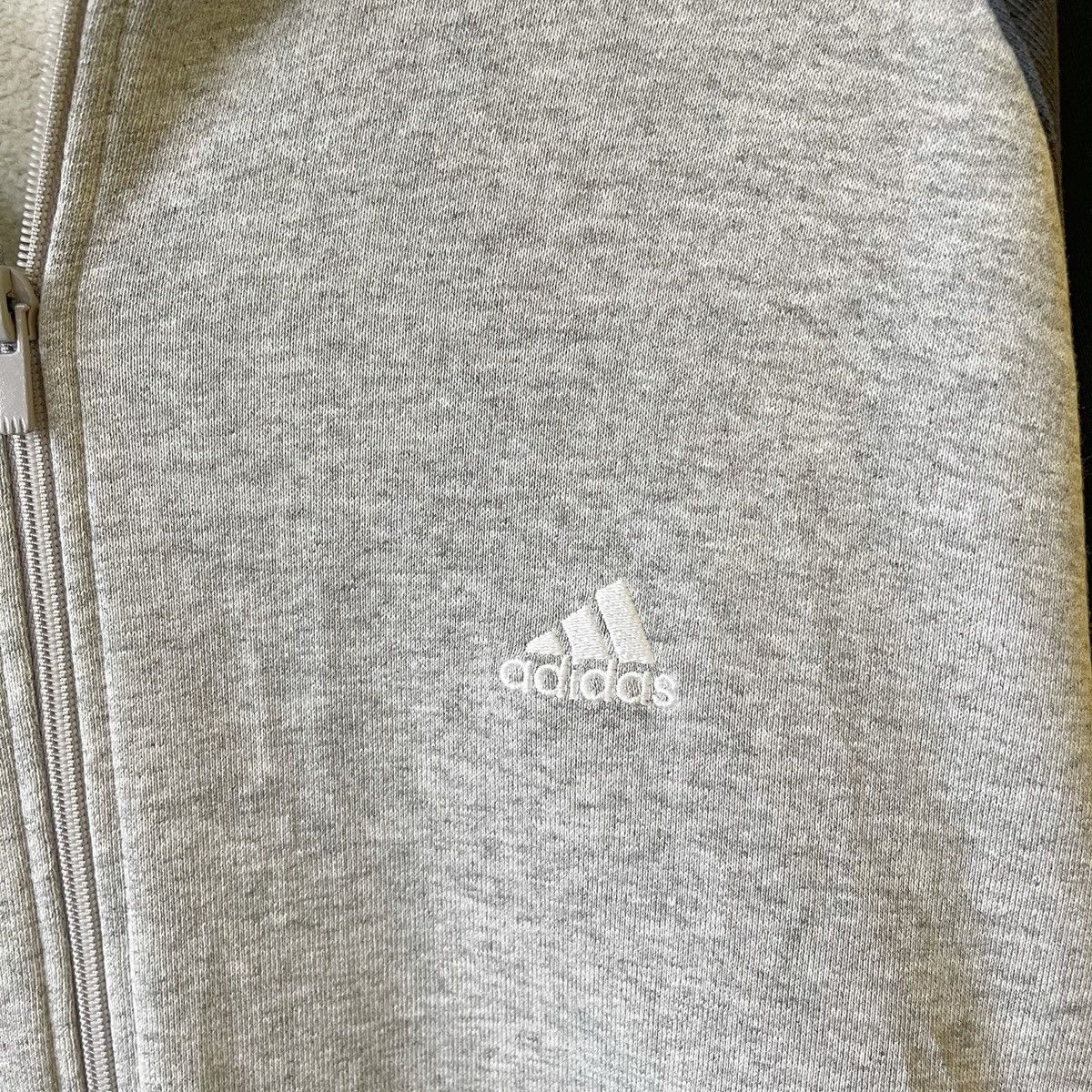 Adidas Vintage Adidas Embroidered Fullzip Hoodies Size M Size US L / EU 52-54 / 3 - 4 Thumbnail