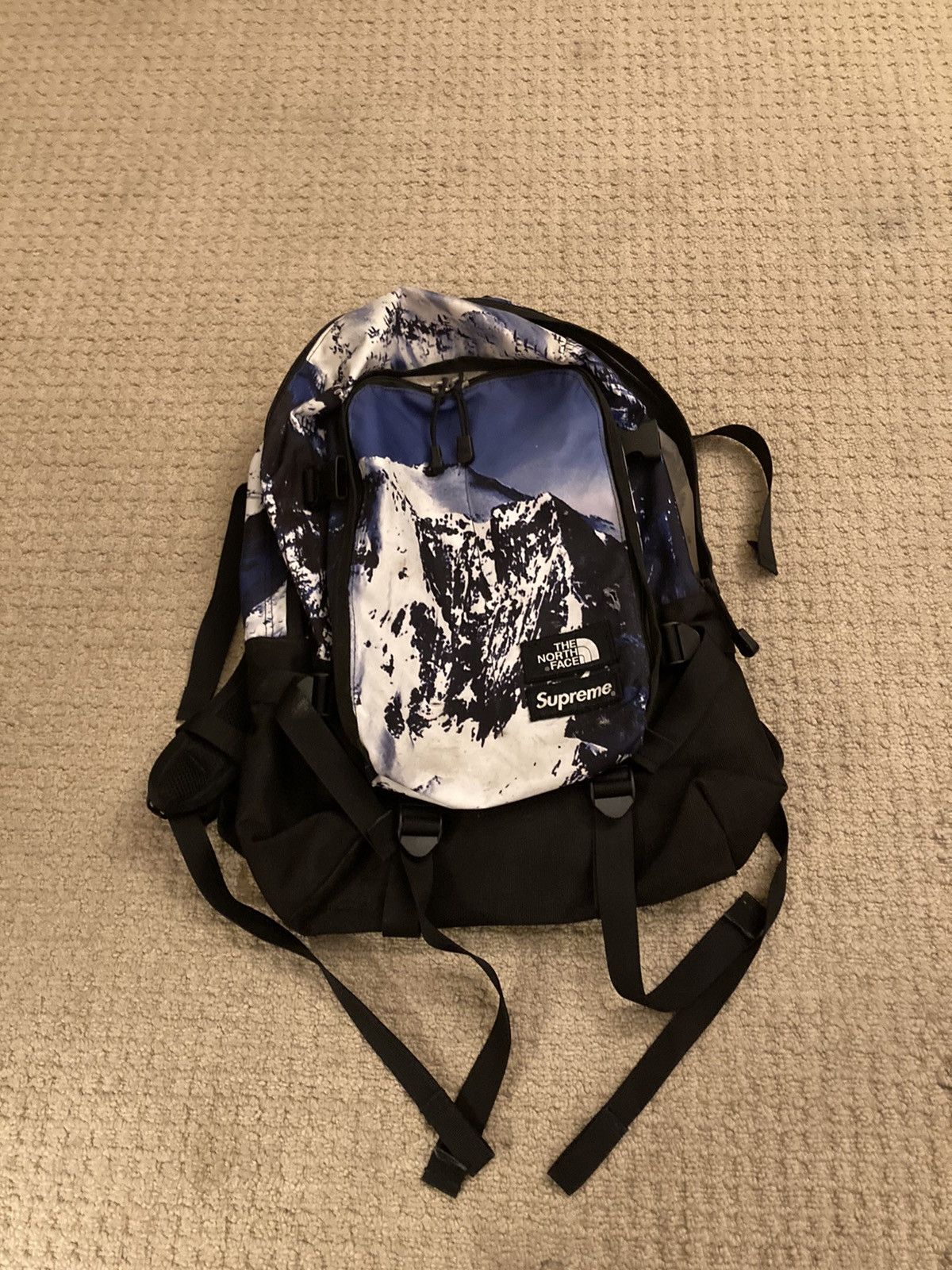 Supreme F/W 2017 The North Face Mountain Expedition Backpack Box