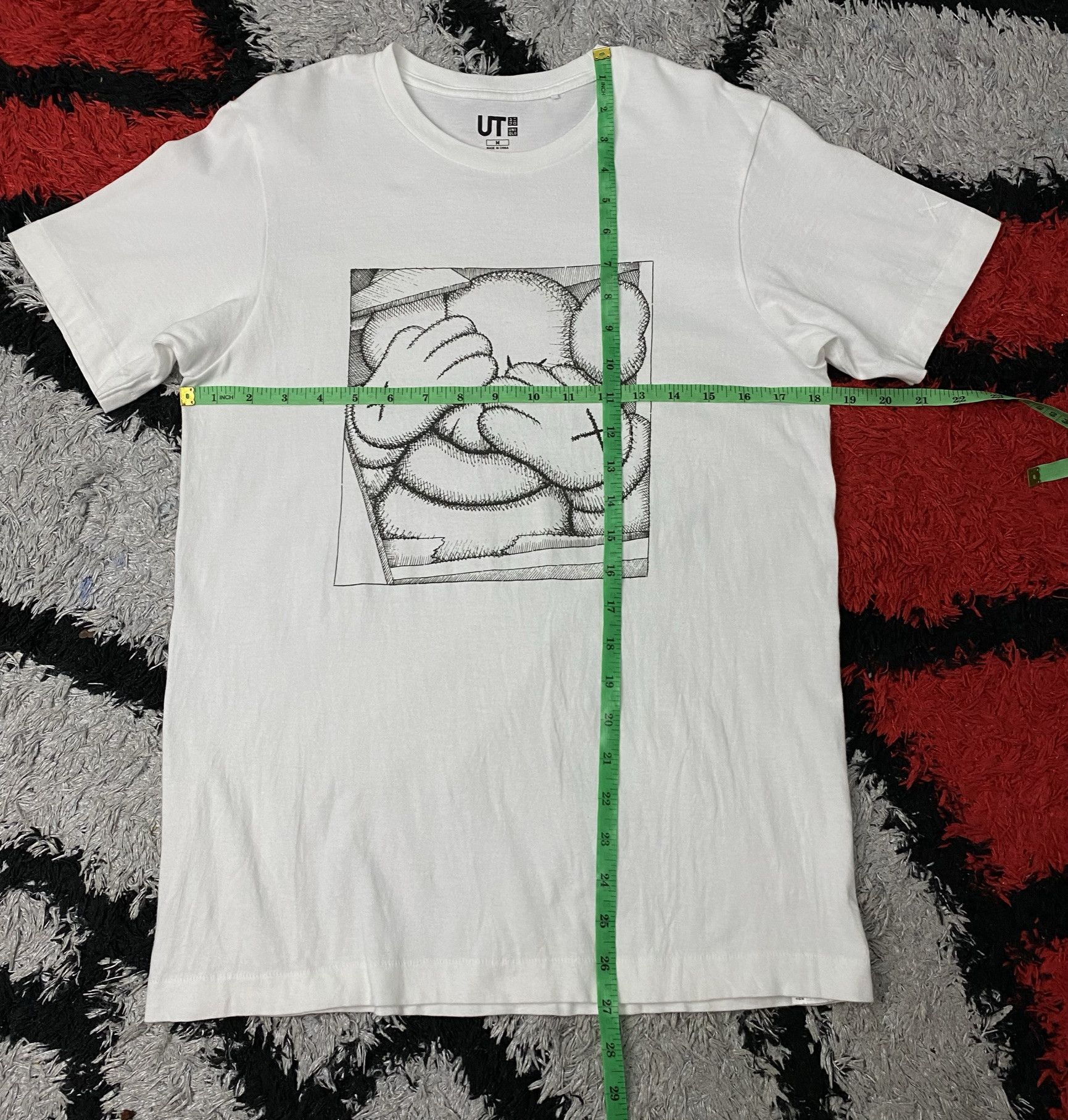 Uniqlo KAWS x Uniqlo Shirt 2016 Collaboration Crying Companion Size US M / EU 48-50 / 2 - 8 Thumbnail