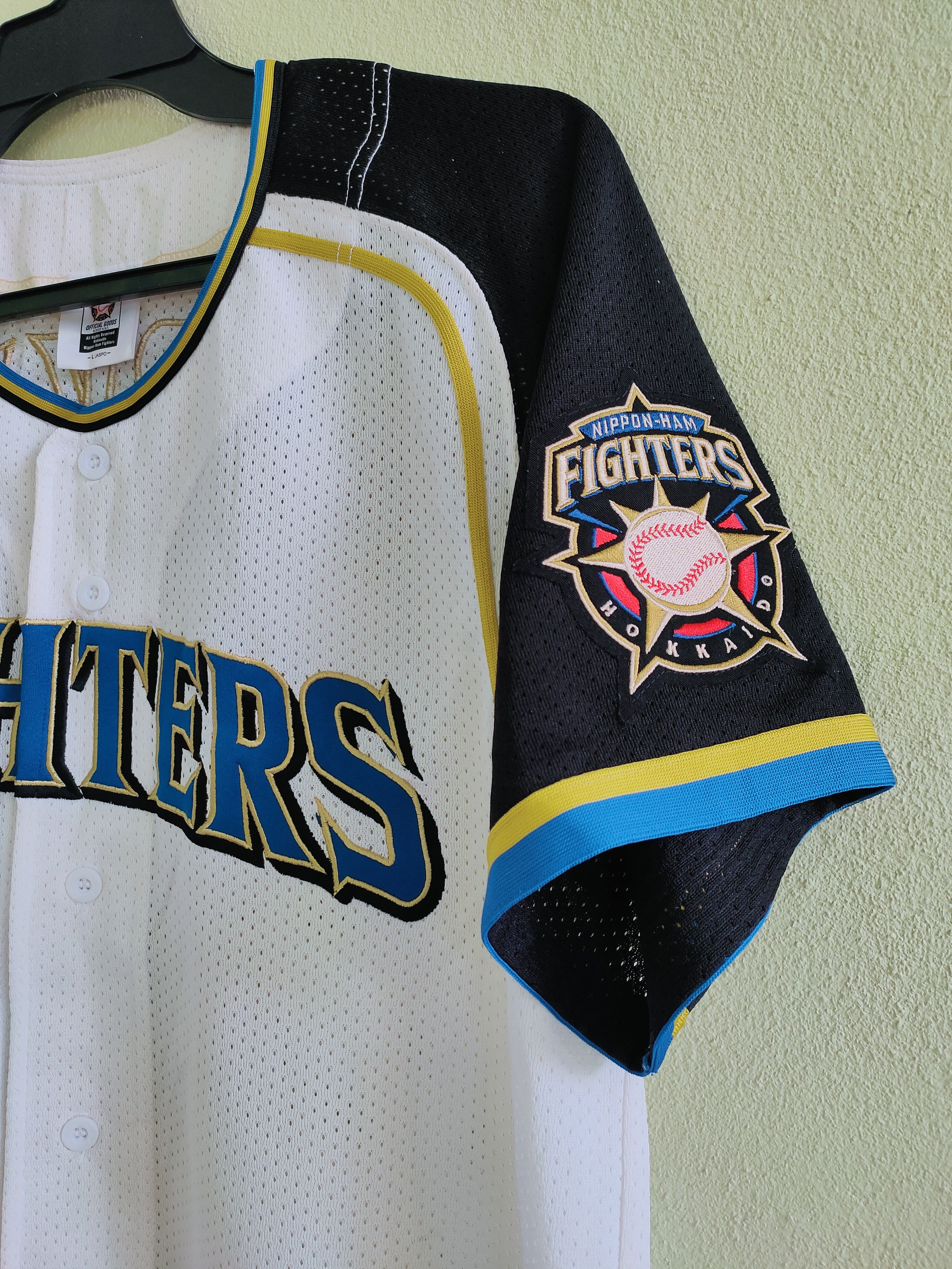 Japanese Brand Baseball jersey japanese club HOKKAIDO NIPPON-HAM FIGHTERS Size US L / EU 52-54 / 3 - 4 Thumbnail