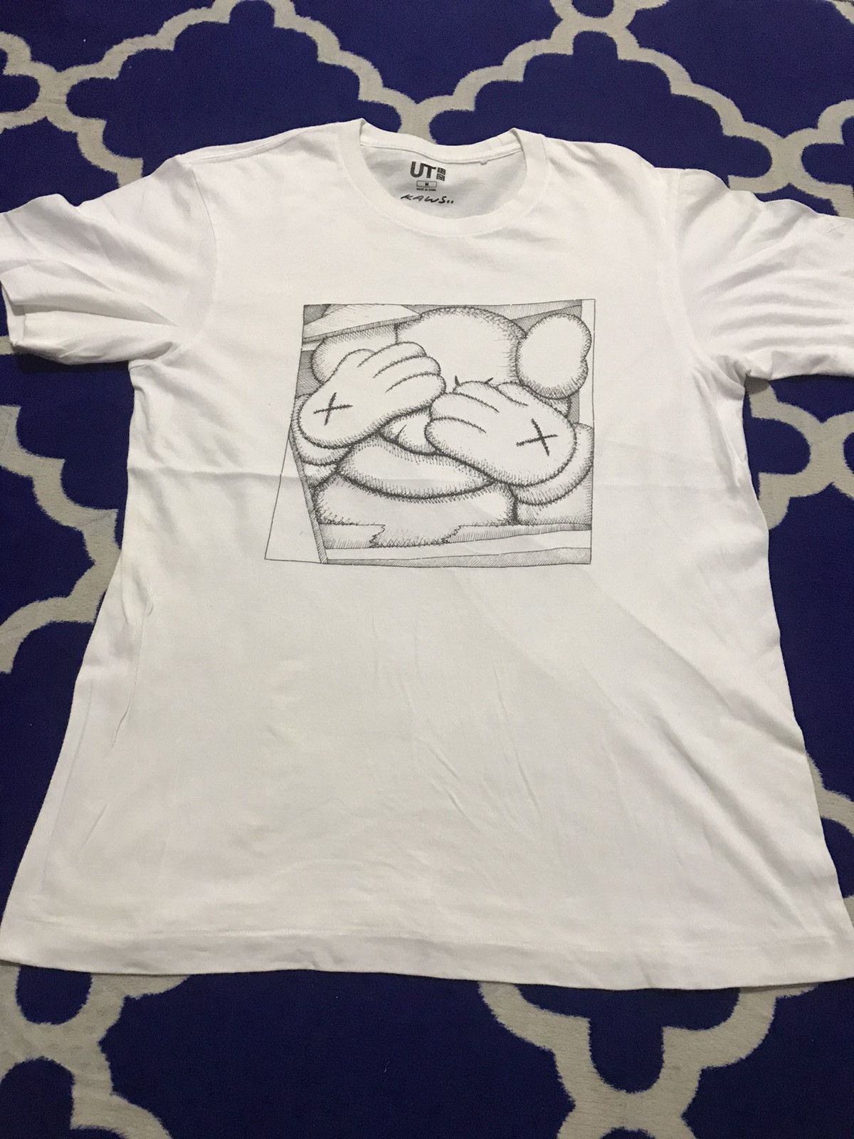 Japanese Brand × Kaws × Uniqlo Kaws by Uniqlo Big Logo Shirt Size US M / EU 48-50 / 2 - 1 Thumbnail