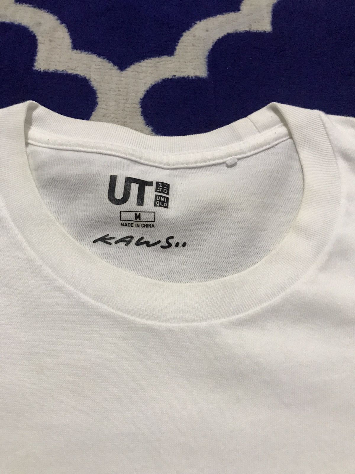 Japanese Brand × Kaws × Uniqlo Kaws by Uniqlo Big Logo Shirt Size US M / EU 48-50 / 2 - 3 Thumbnail