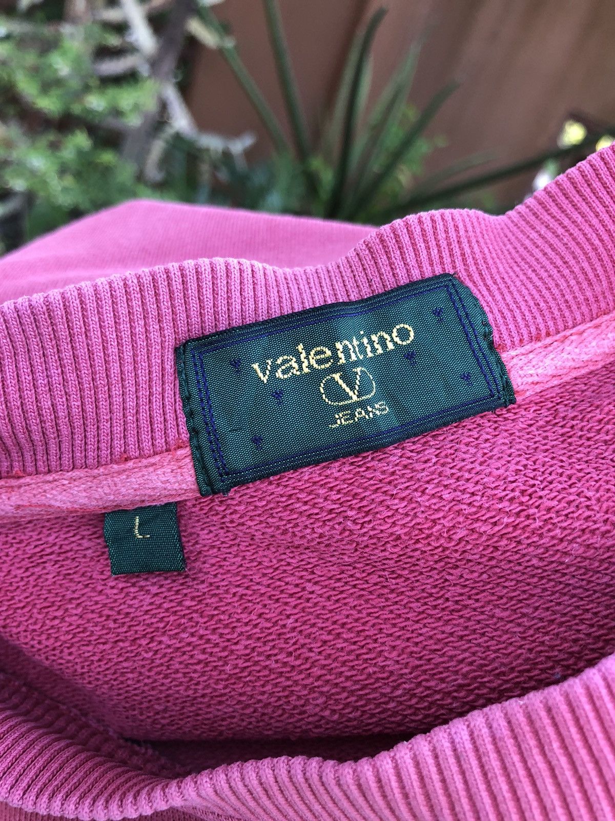 Designer Vintage Distressed Valentino Multicolour Logo Sweatshirt Size US L / EU 52-54 / 3 - 3 Thumbnail