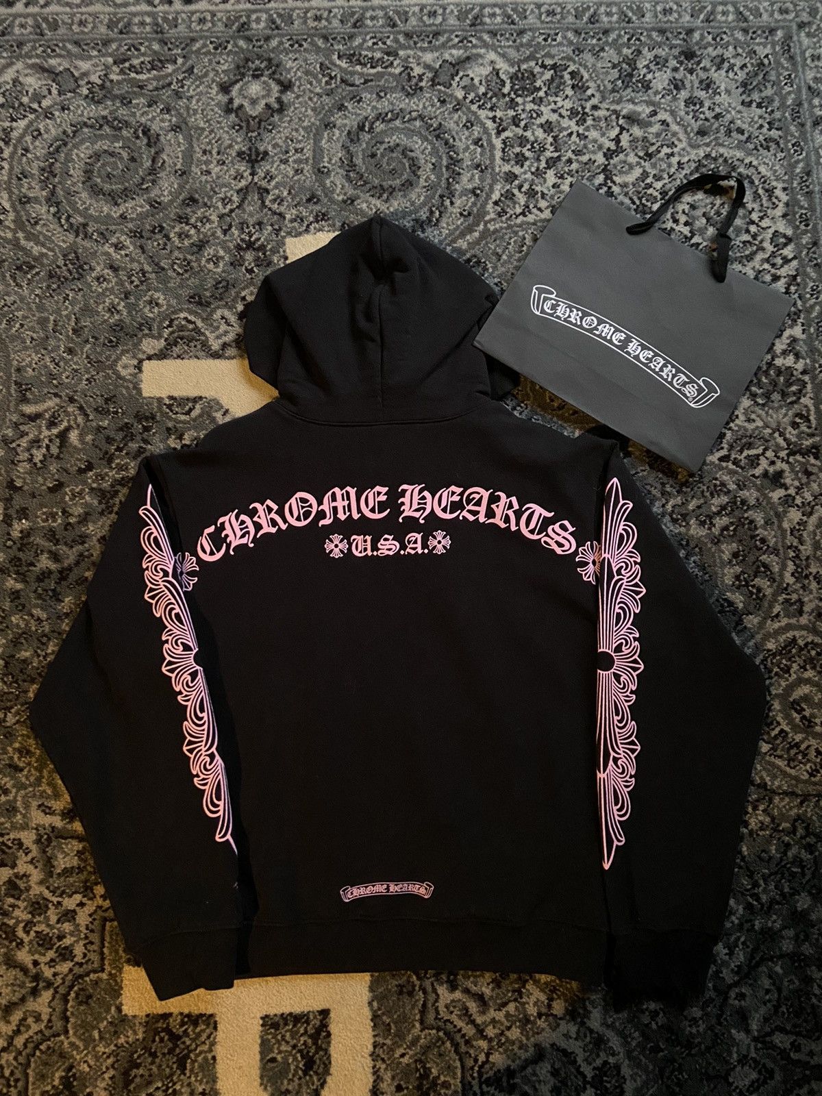 クロムハーツMatty Boy Shoulder Logo Hoodie Chrome Hearts Matty Boy Shoulder Logo Hoodie Size: L Price: $680