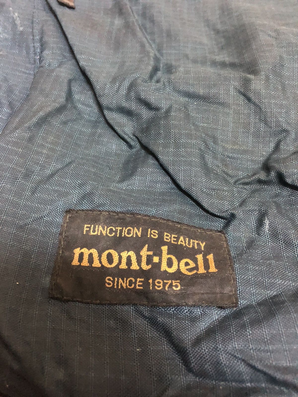 Montbell Vintage Montbell Sling Bag Streetwear Size ONE SIZE - 2 Thumbnail