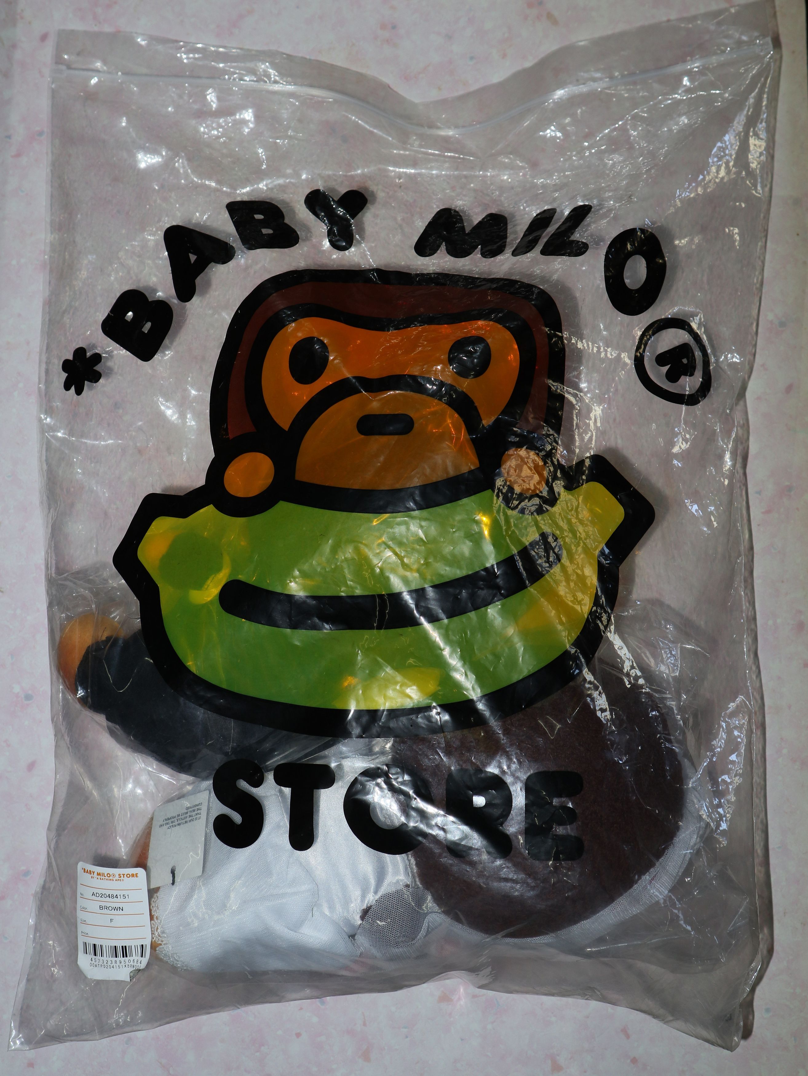 Bape Baby Milo Store Milo & Lisa Wedding Plush Doll set Bape Baby Milo Store Milo & Lisa Wedding Plush Doll set