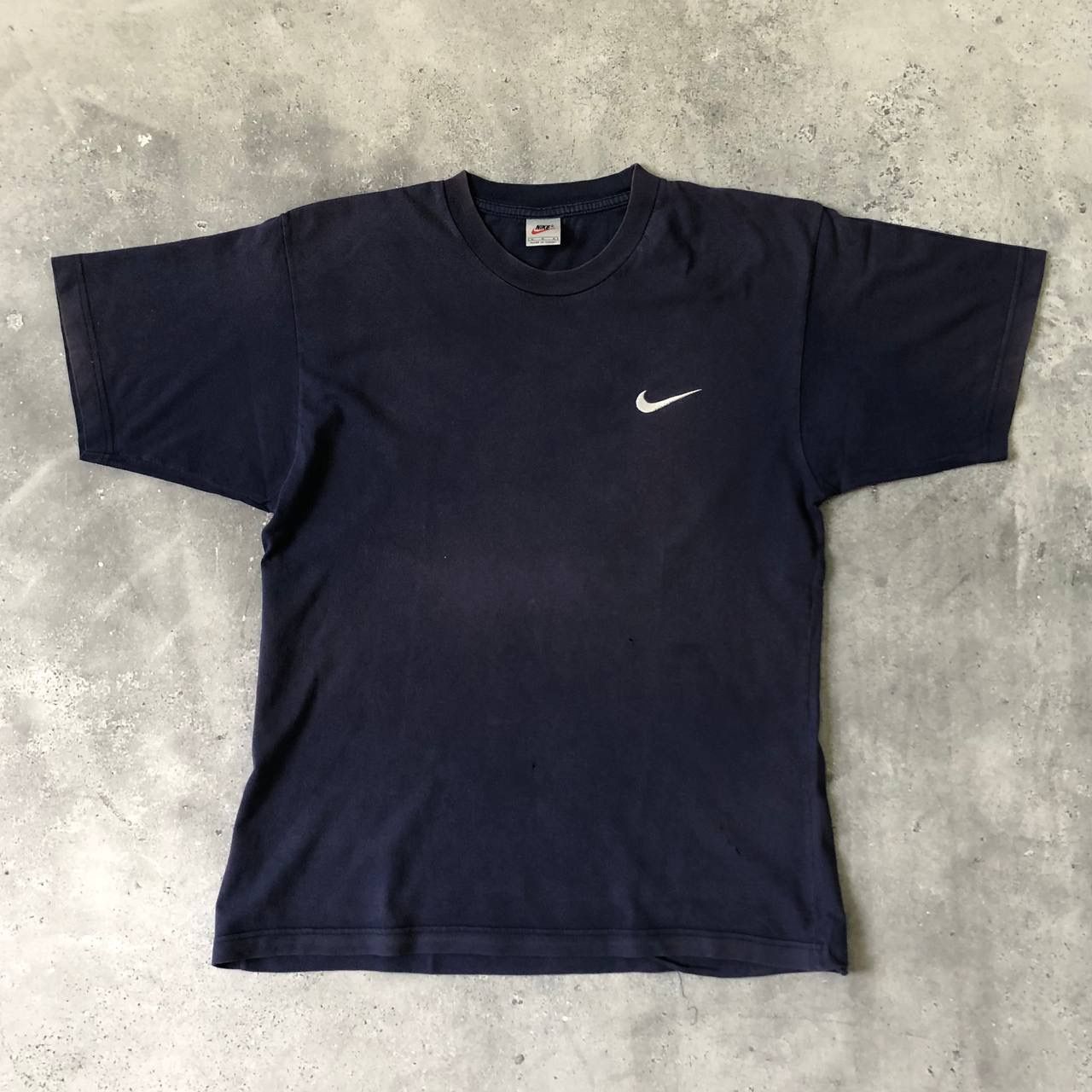 Nike 1990s Nike Basic Tee Faded Navy Vintage Blank T-Shirt | Grailed