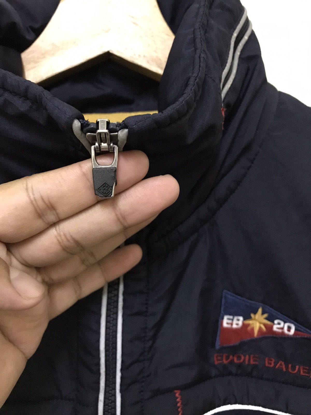 Eddie Bauer Vintage Eddie Bauer Sweater Jacket Small Pocket Nice Design Size US M / EU 48-50 / 2 - 13 Thumbnail