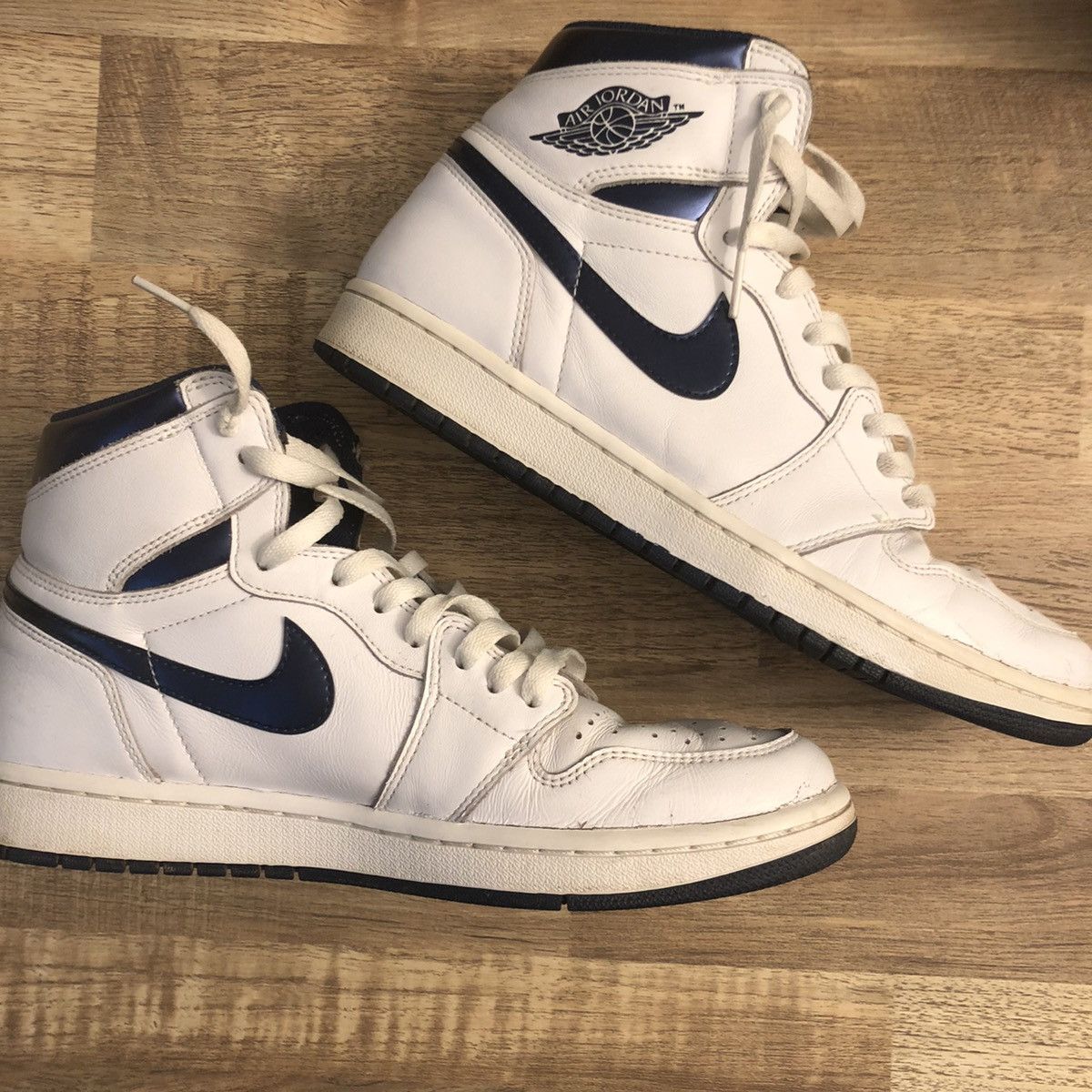 Jordan Brand FINAL DROP: 2016 Air Jordan 1 Retro High OG Metallic Blue Size US 10 / EU 43 - 13 Thumbnail