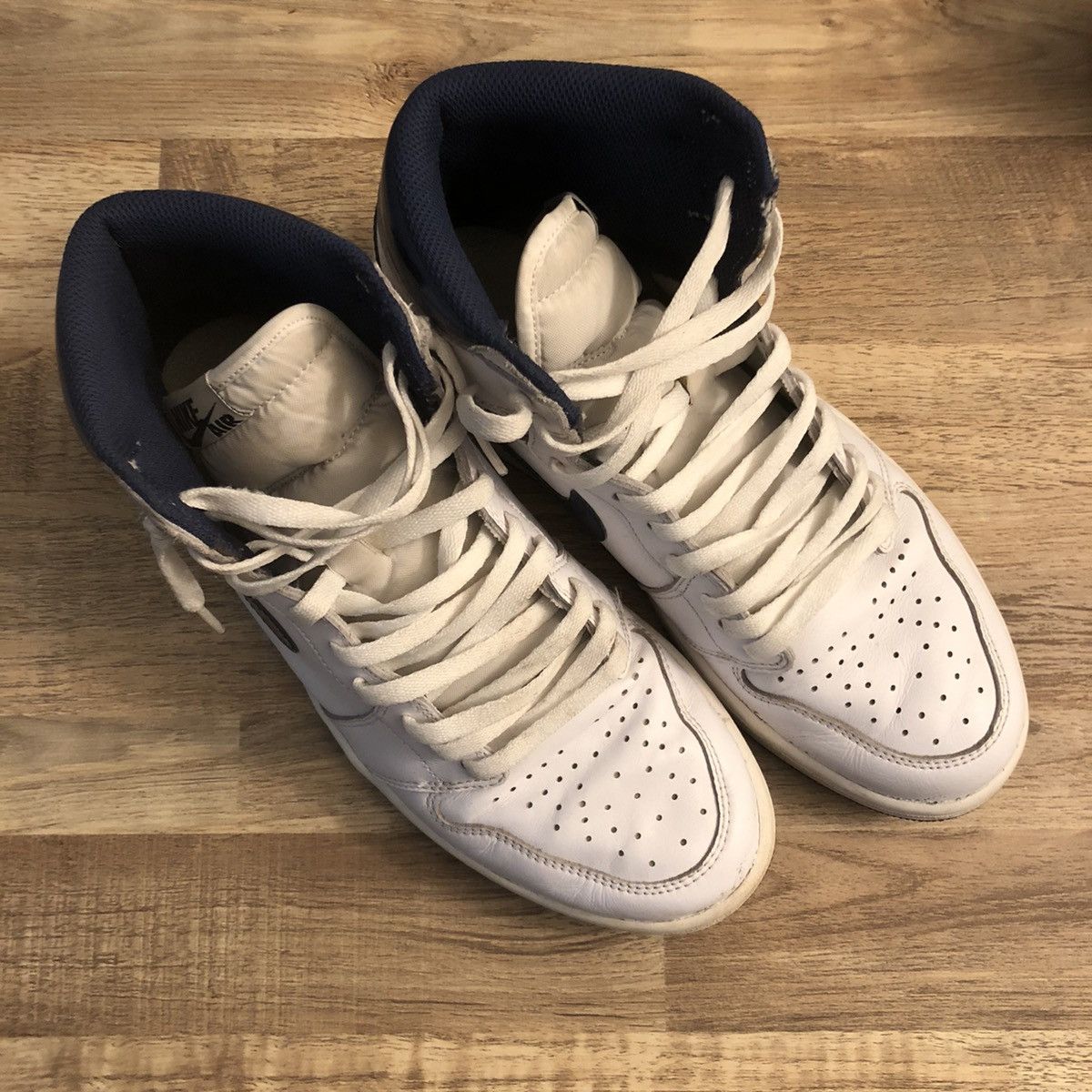 Jordan Brand FINAL DROP: 2016 Air Jordan 1 Retro High OG Metallic Blue Size US 10 / EU 43 - 14 Thumbnail
