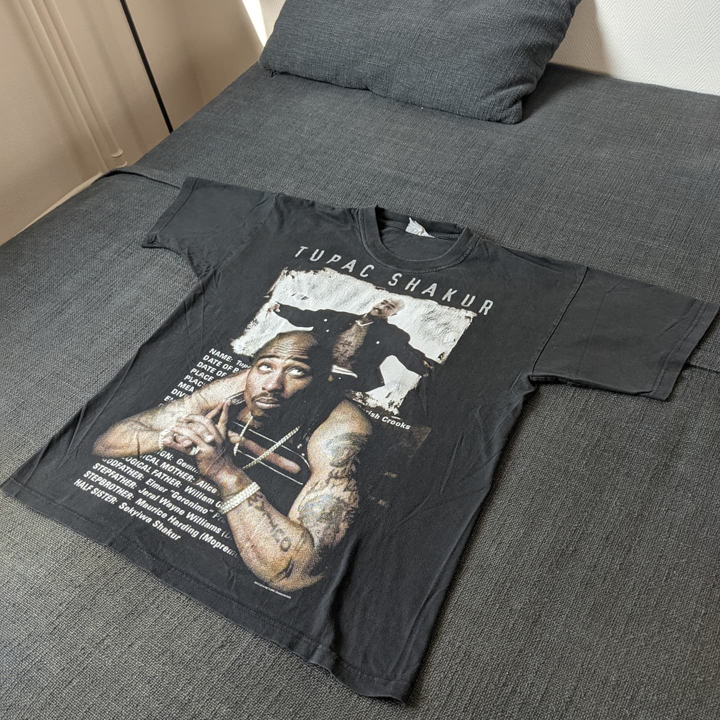 Makaveli × Rap Tees × Vintage 2003 2Pac Makaveli Tupac Shakur Memorial Tee Size US M / EU 48-50 / 2 - 1 Thumbnail