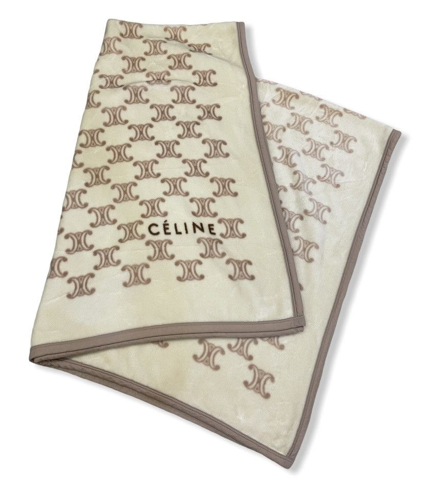 Celine Luxury CELINE All Over Monogram Acrylic Blanket Size ONE SIZE - 2 Thumbnail