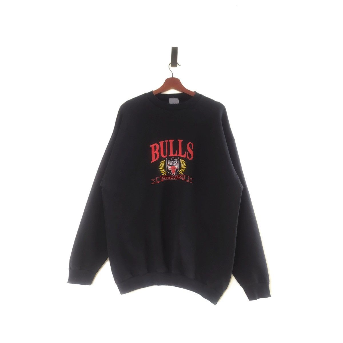 Logo 7 × NBA Rare!!! Vintage 90s Chicago Bulls Embroidered Logo Crewneck Size US L / EU 52-54 / 3 - 1 Thumbnail