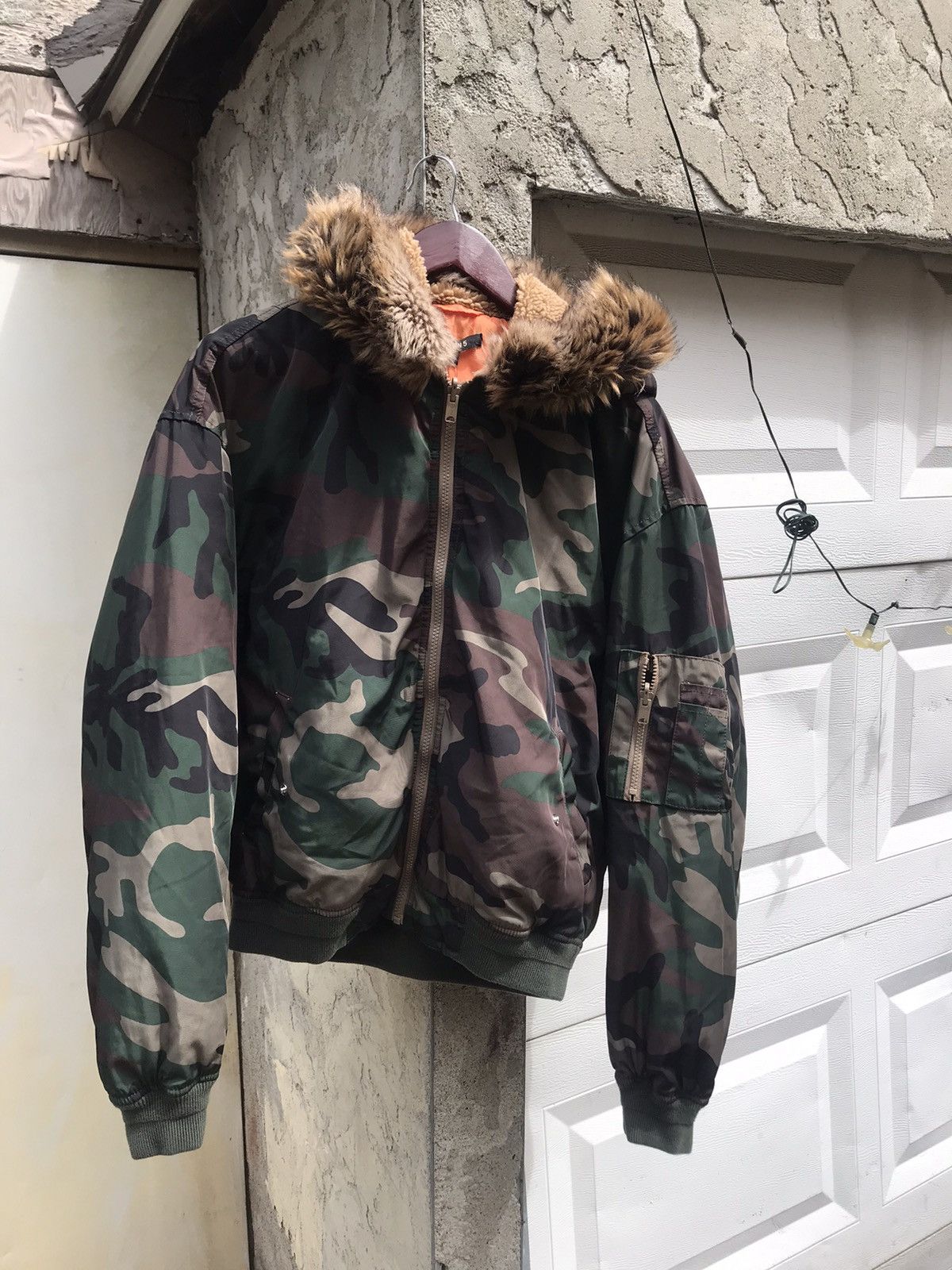 Yeezy Season FINAL DROP 🥺Yeezy Season 5 Reversible Military Bomber