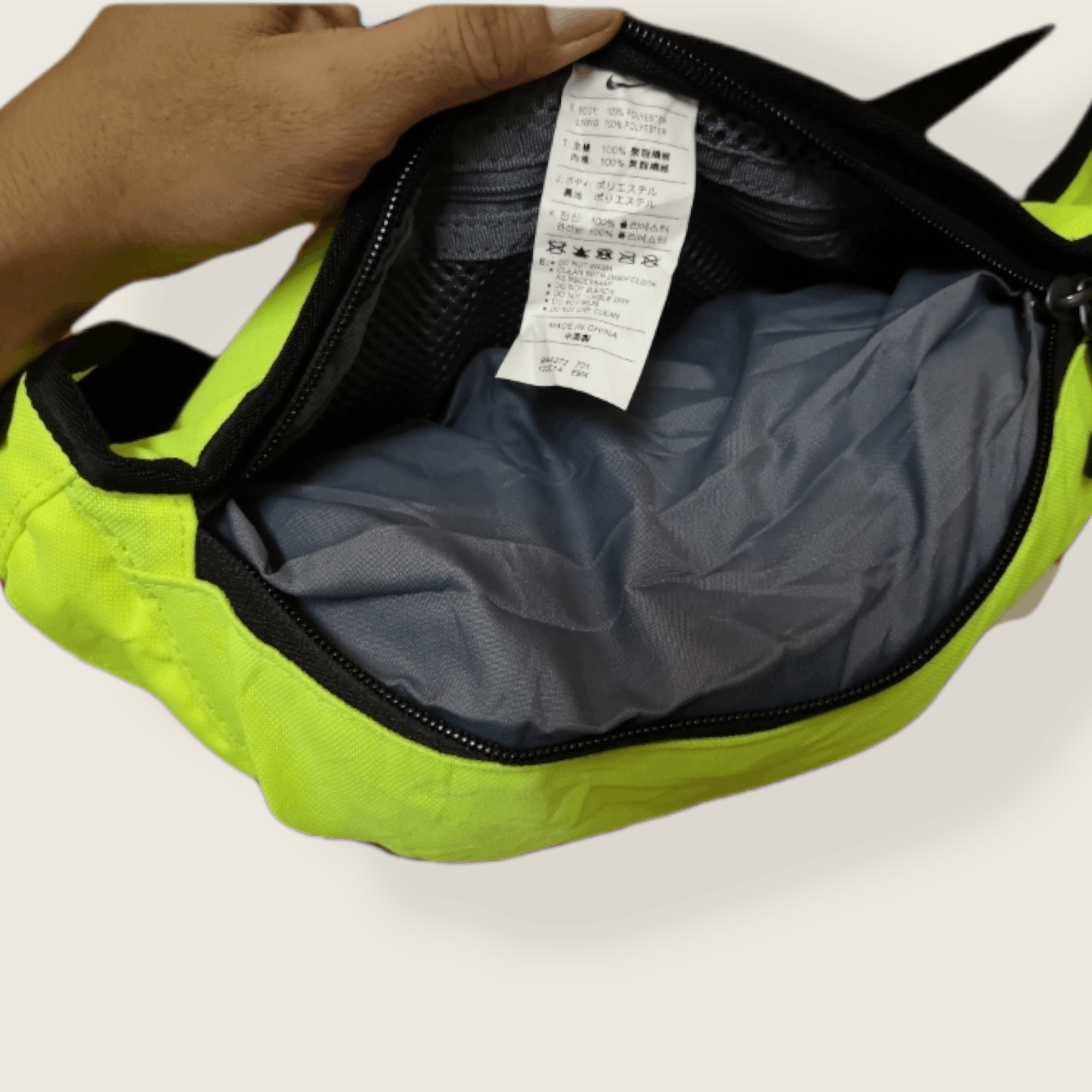 Nike NIKE FLORESCENT GREEN WAISTBAG/FANNYPAC Size ONE SIZE - 9 Thumbnail