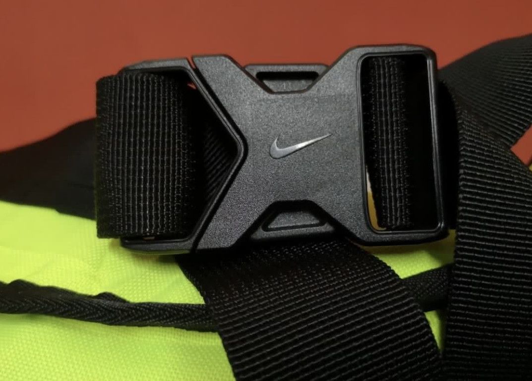 Nike NIKE FLORESCENT GREEN WAISTBAG/FANNYPAC Size ONE SIZE - 11 Thumbnail