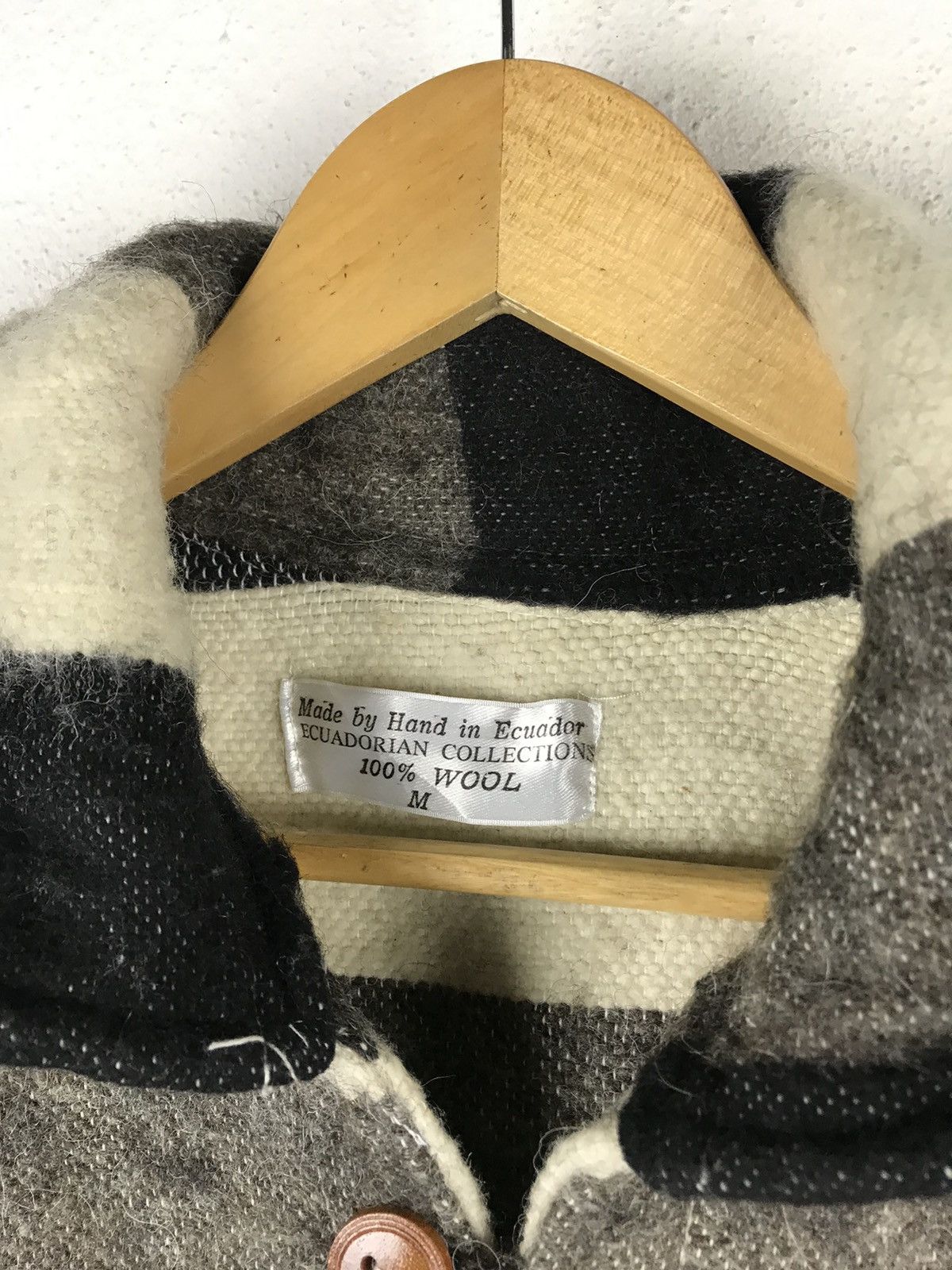 Handmade VINTAGE HANDMADE WOOL JACKET ECUADORIAN COLLECTION Size US L / EU 52-54 / 3 - 7 Thumbnail