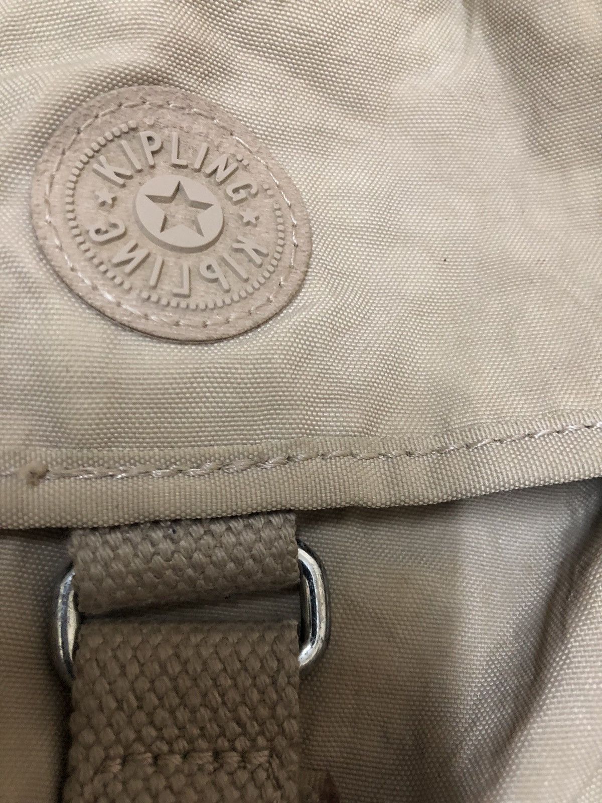 Designer × Vintage Multi Pocket Slingbag By Kipling Size ONE SIZE - 20 Thumbnail