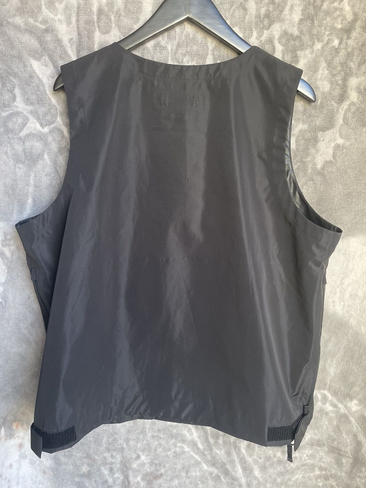 Prada Prada linea Rossa cargo pocket tech vest Size US L / EU 52-54 / 3 - 5 Thumbnail