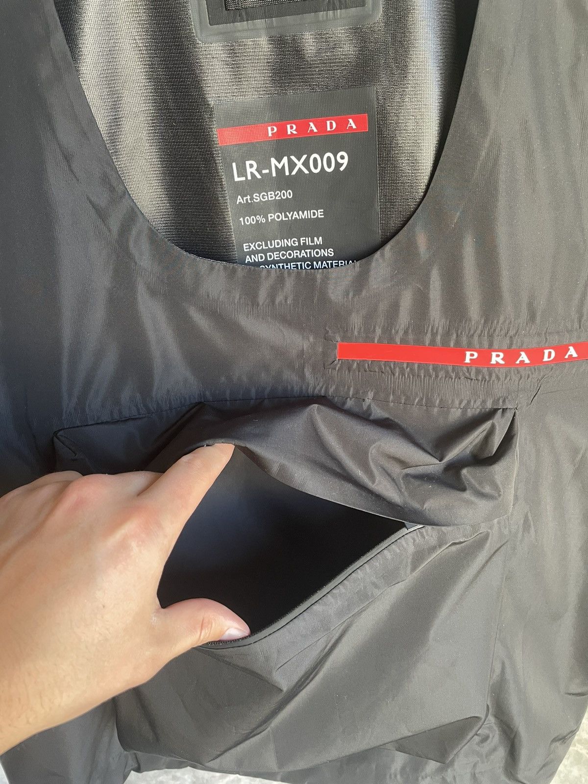 Prada Prada linea Rossa cargo pocket tech vest Size US L / EU 52-54 / 3 - 2 Thumbnail