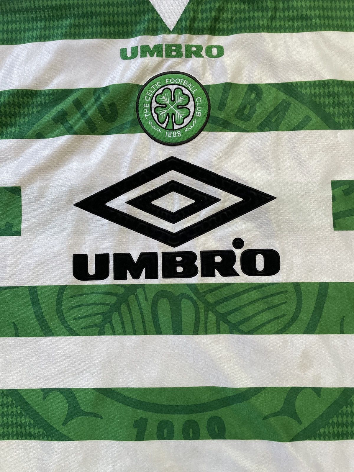 安心の正規輸入品 UMBRO セルティック トラックジャケット サッカー