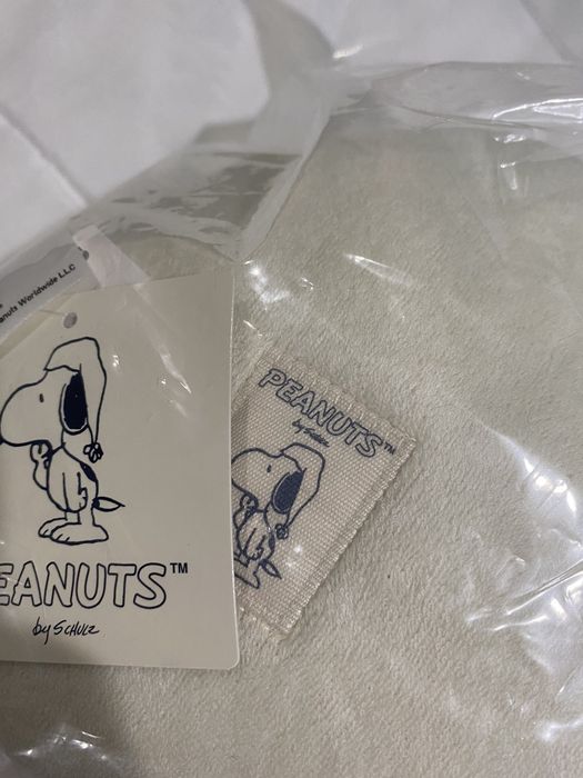 Uniqlo Snoopy pillows Grailed