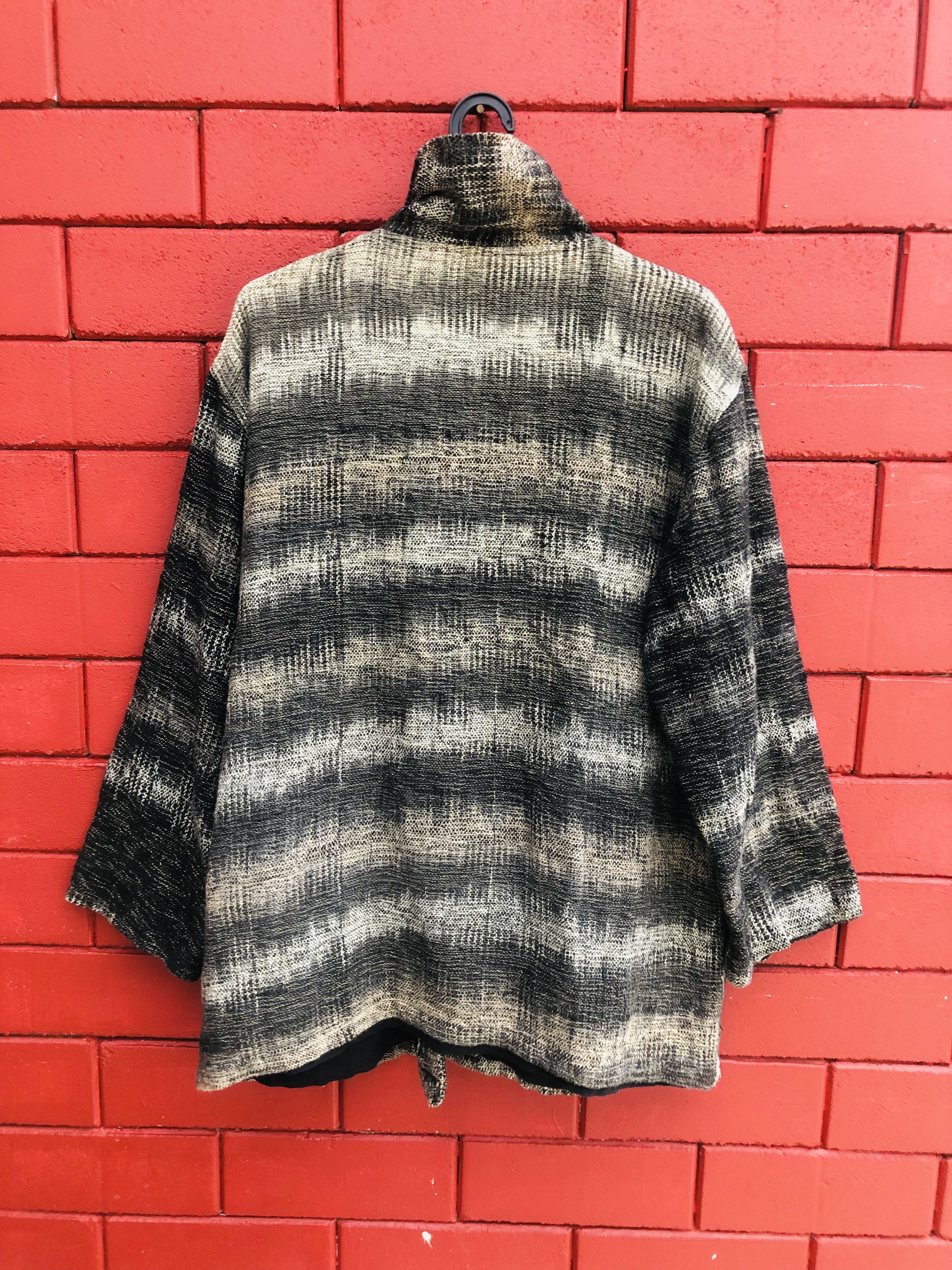 Japanese Brand Vintage Japanese Designer Travis Scott Fashion Style Size US L / EU 52-54 / 3 - 2 Thumbnail
